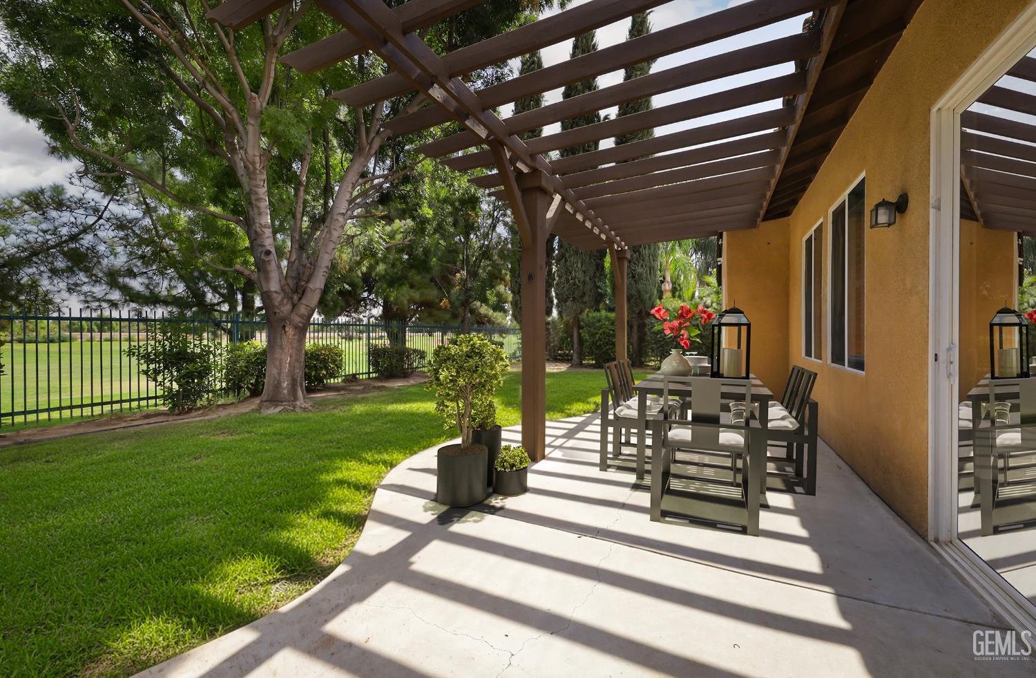 Bakersfield, California, 93312, United States, 3 Bedrooms Bedrooms, ,2 BathroomsBathrooms,Residential,For Sale,1987414