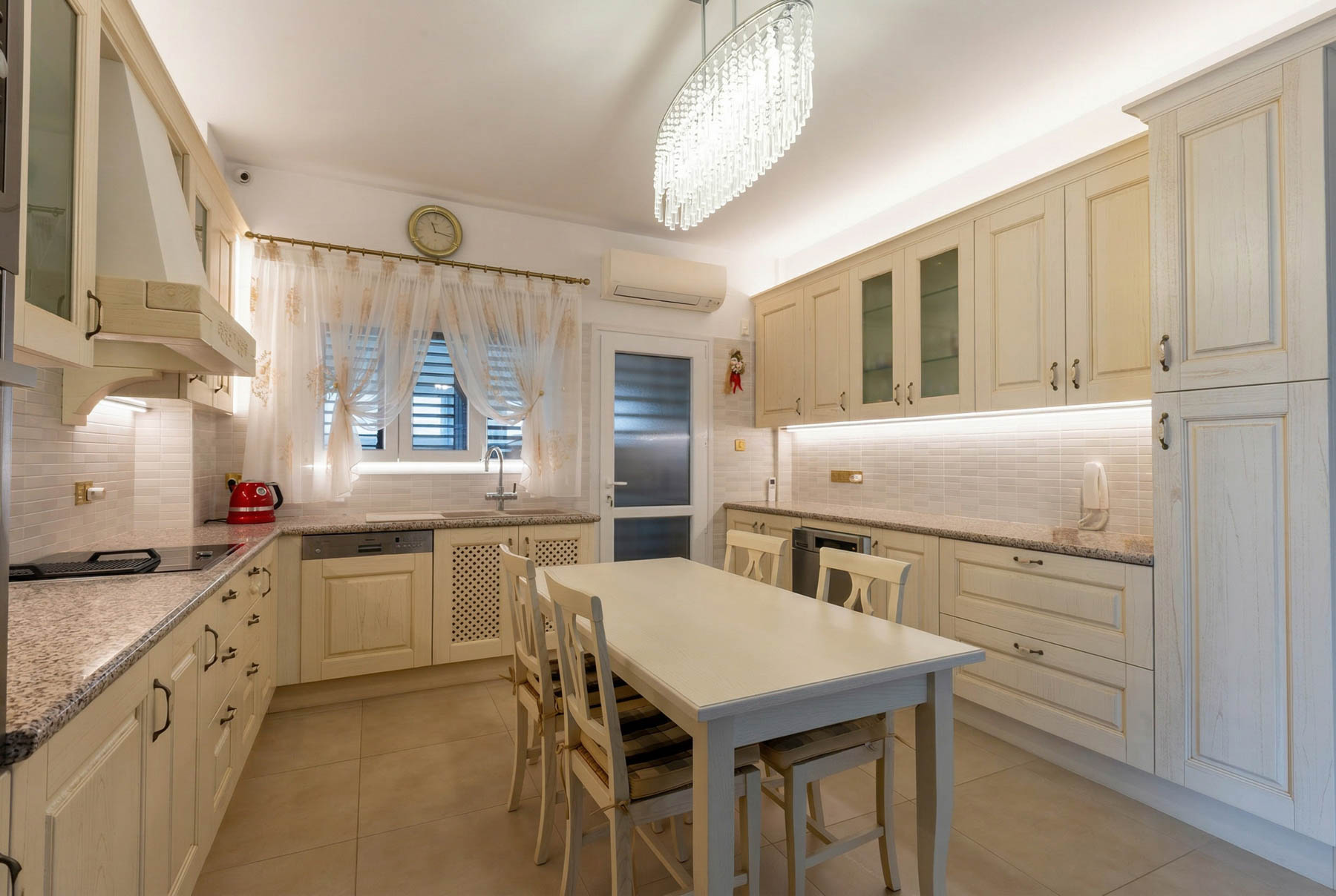  Four Bedroom Detached House with Private Pool in Pyla, Larnaca - 物件實景