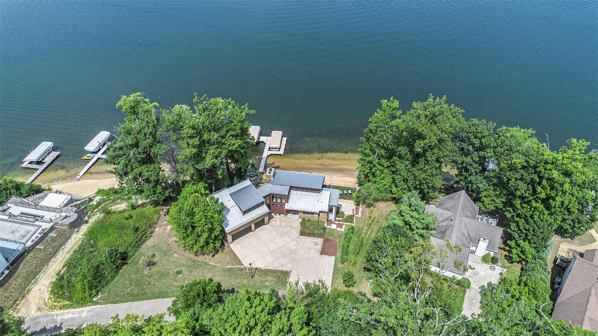 Dowagiac, Michigan, 49047, United States, 4 Bedrooms Bedrooms, ,5 BathroomsBathrooms,Residential,For Sale,1914235