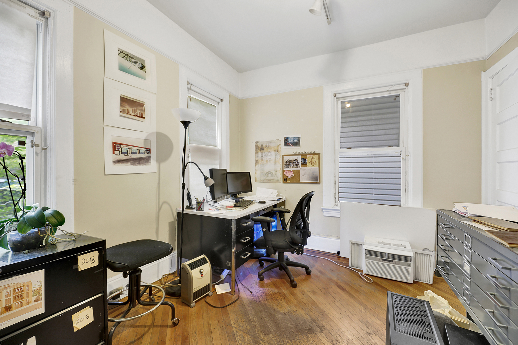 Brooklyn, New York, 11235, United States, 10 Bedrooms Bedrooms, ,4 BathroomsBathrooms,Residential,For Sale,1975814