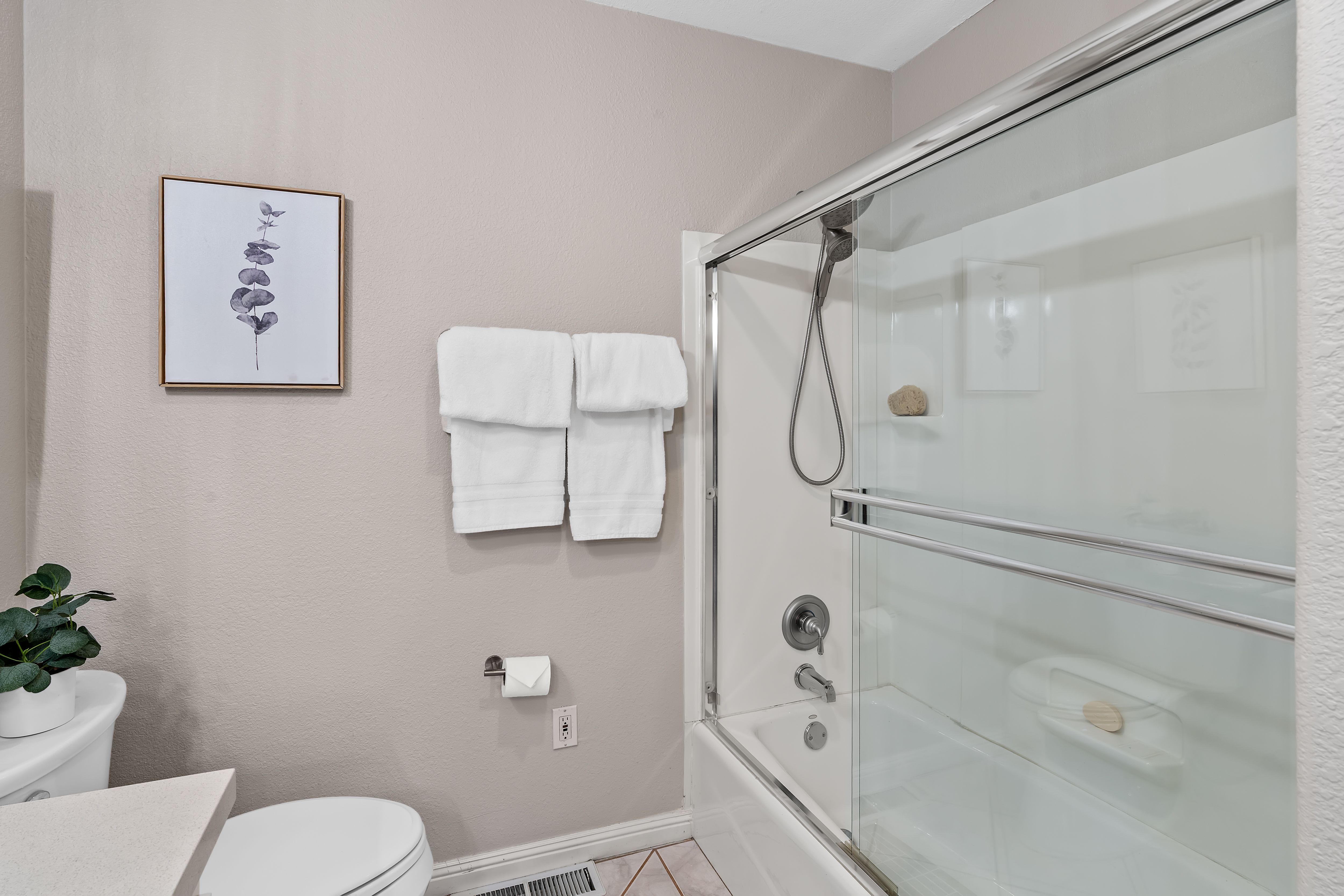  2158 Mount Olive Drive, Santa Rosa, CA 95404 - 物件實景