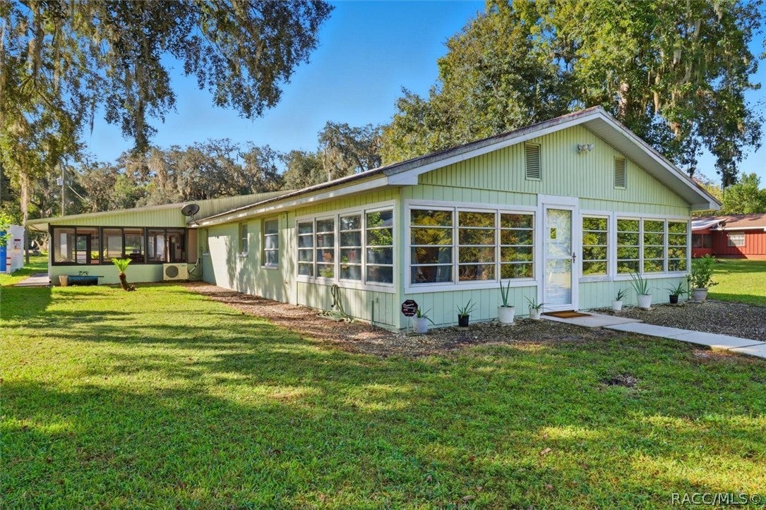 Salmon Dr, Floral City, FL 34436