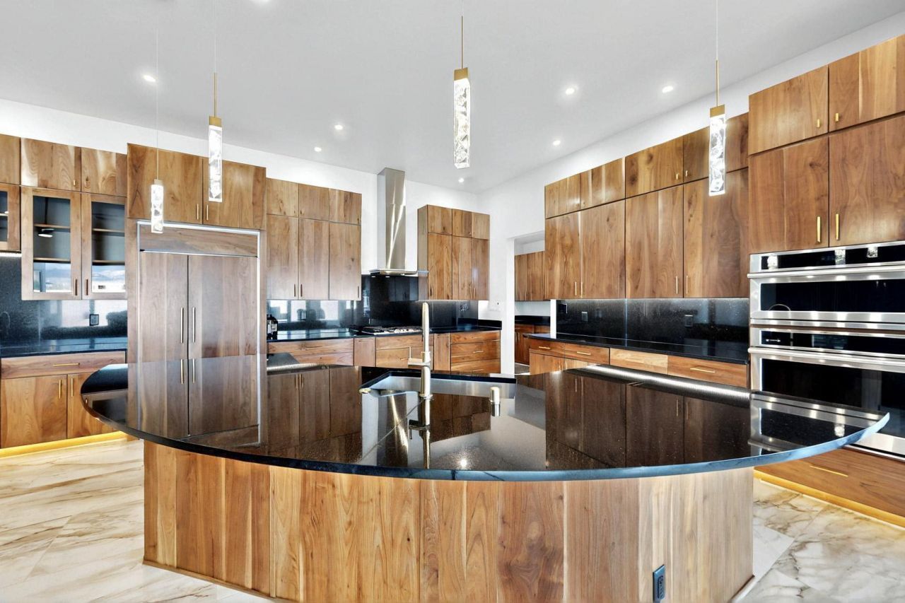 Placitas, New Mexico, 87043, United States, 3 Bedrooms Bedrooms, ,4 BathroomsBathrooms,Residential,For Sale,1903548