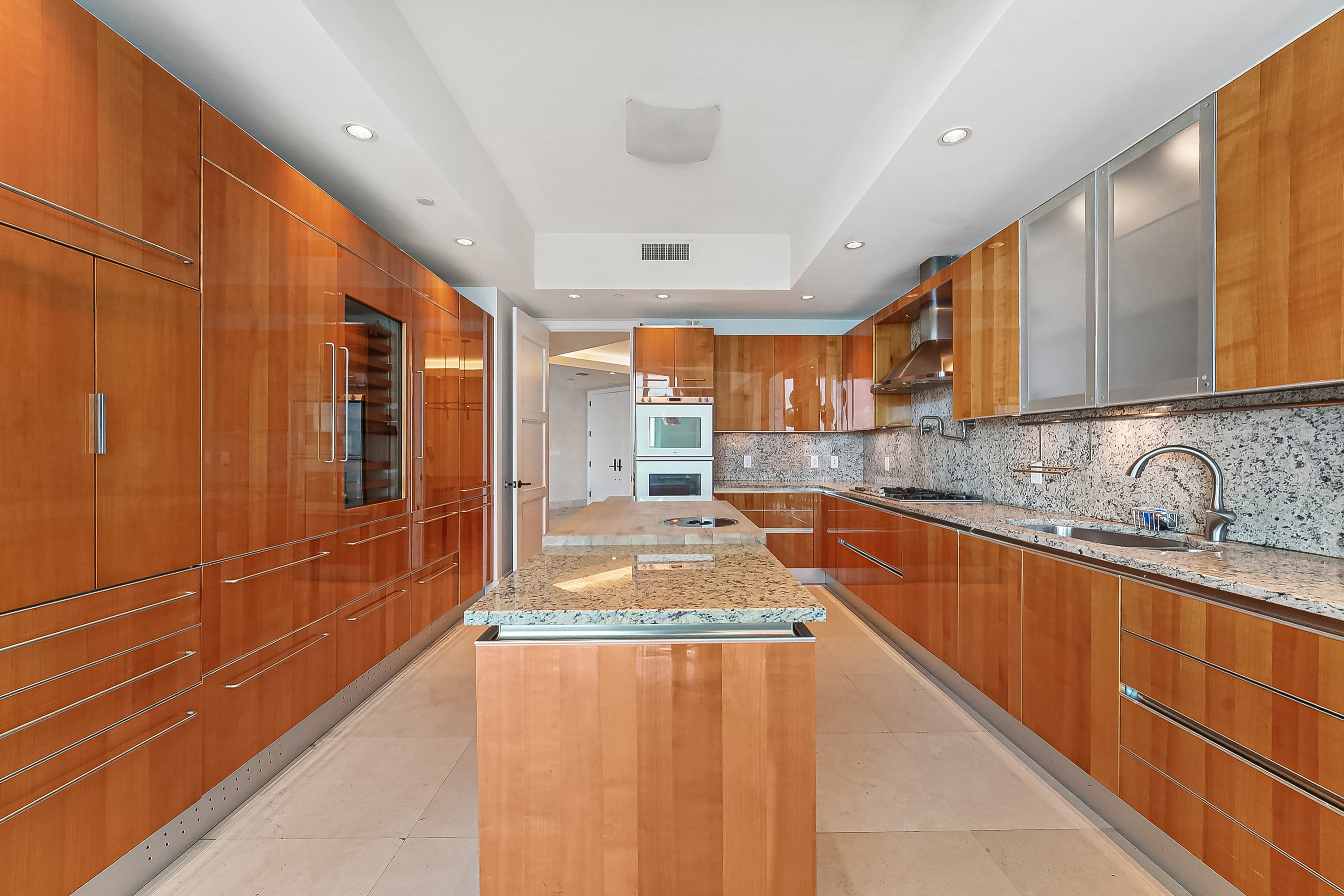  16051 Collins Ave, Sunny Isles Beach, FL, 33160 - 物件實景