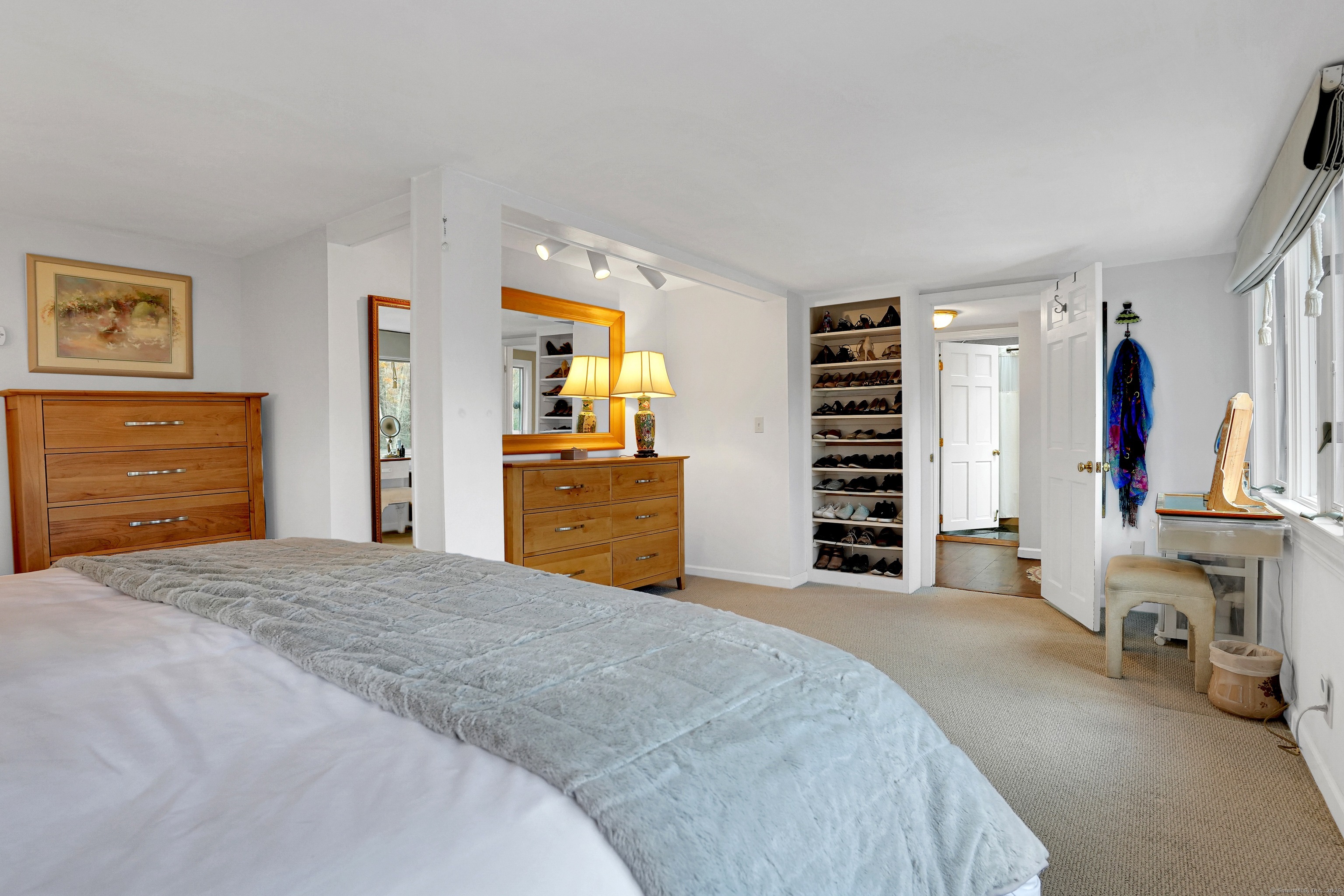 Canton, Connecticut, 06019, United States, 4 Bedrooms Bedrooms, ,3 BathroomsBathrooms,Residential,For Sale,1987943