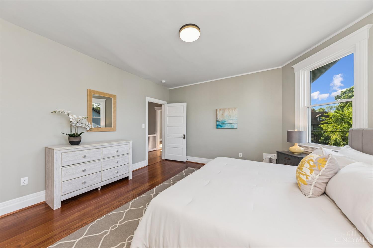 Cincinnati, Ohio, 45227, United States, 5 Bedrooms Bedrooms, ,3 BathroomsBathrooms,Residential,For Sale,1939173