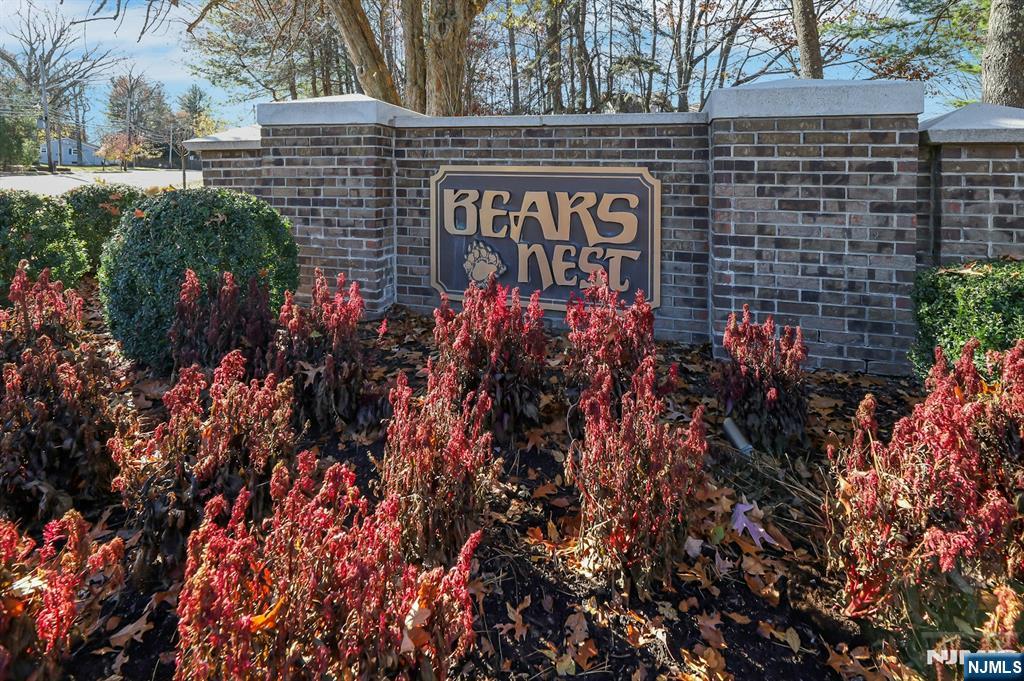 Park Ridge, New Jersey, 07656, United States, 3 Bedrooms Bedrooms, ,5 BathroomsBathrooms,Residential,For Sale,2001843