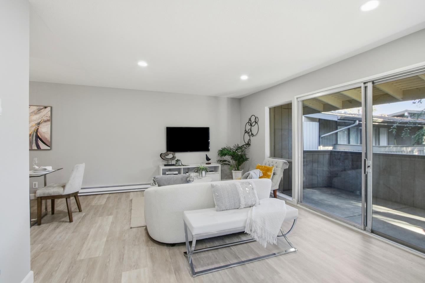 Santa Clara, California, 95051, United States, 2 Bedrooms Bedrooms, ,2 BathroomsBathrooms,Residential,For Sale,1996965