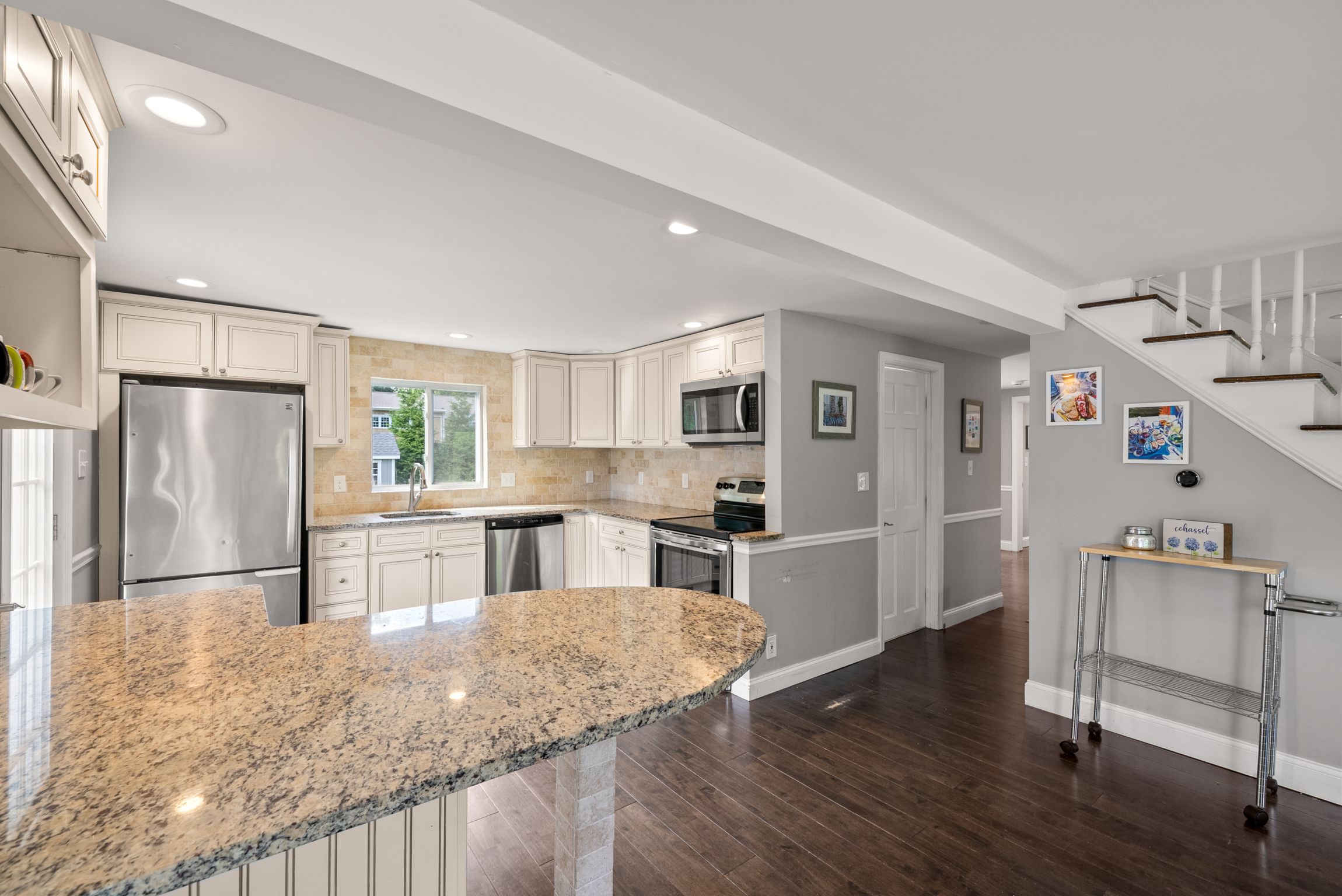  169 Pond St, Cohasset, MA, 02025 - 物件實景