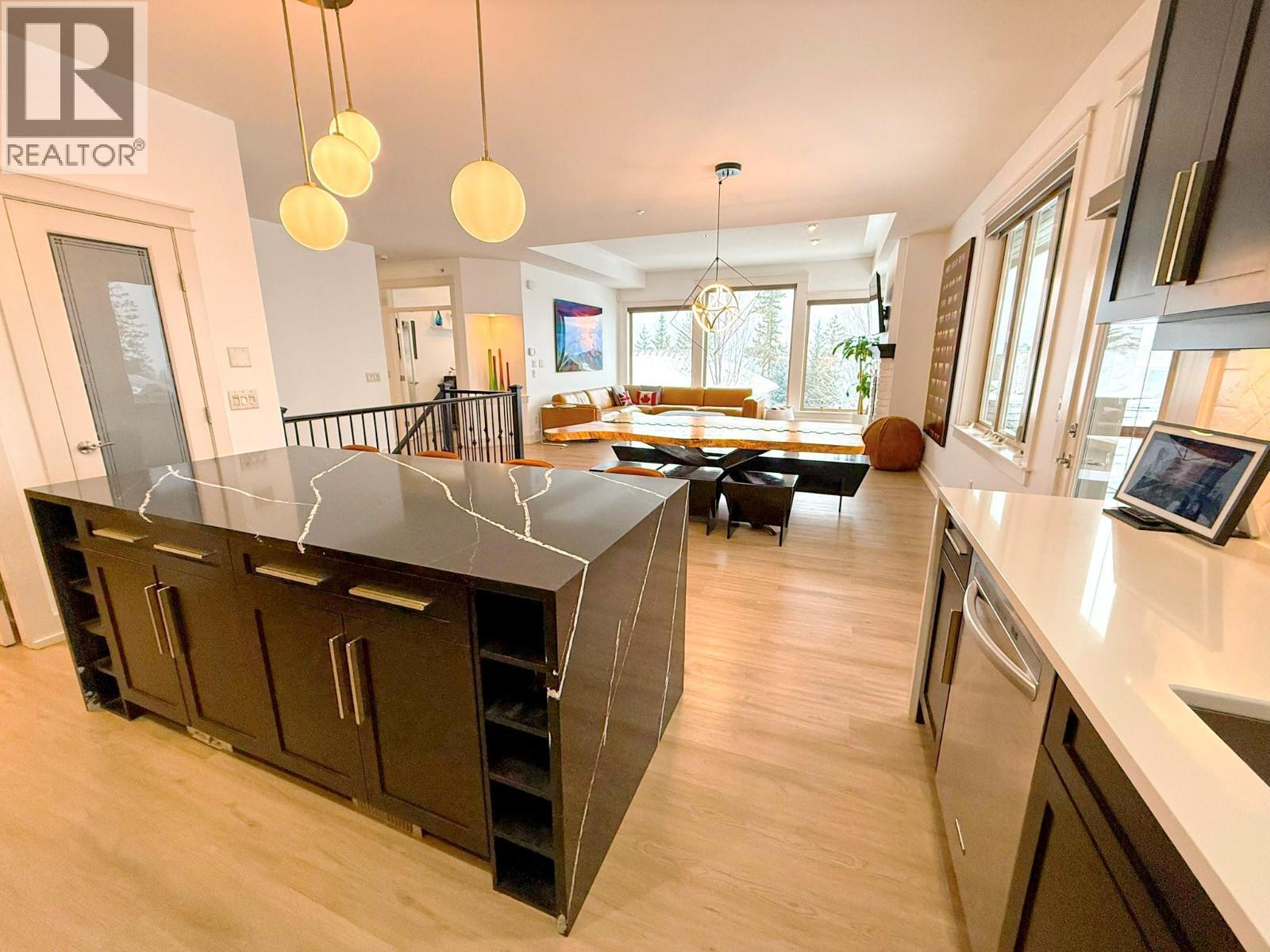 VERNON, British Columbia, V1H 1Y5, CA, 4 Bedrooms Bedrooms, ,2 BathroomsBathrooms,Residential,For Sale,1948063