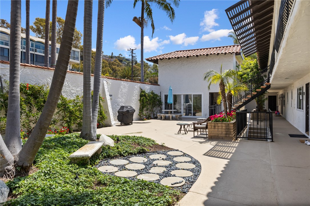 Laguna Beach, California, 92651, United States, 2 Bedrooms Bedrooms, ,3 BathroomsBathrooms,Residential,For Sale,1805517