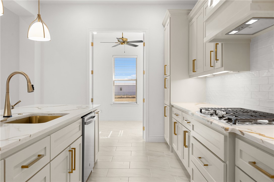 Bryan, Texas, 77808, United States, 3 Bedrooms Bedrooms, ,3 BathroomsBathrooms,Residential,For Sale,1990427