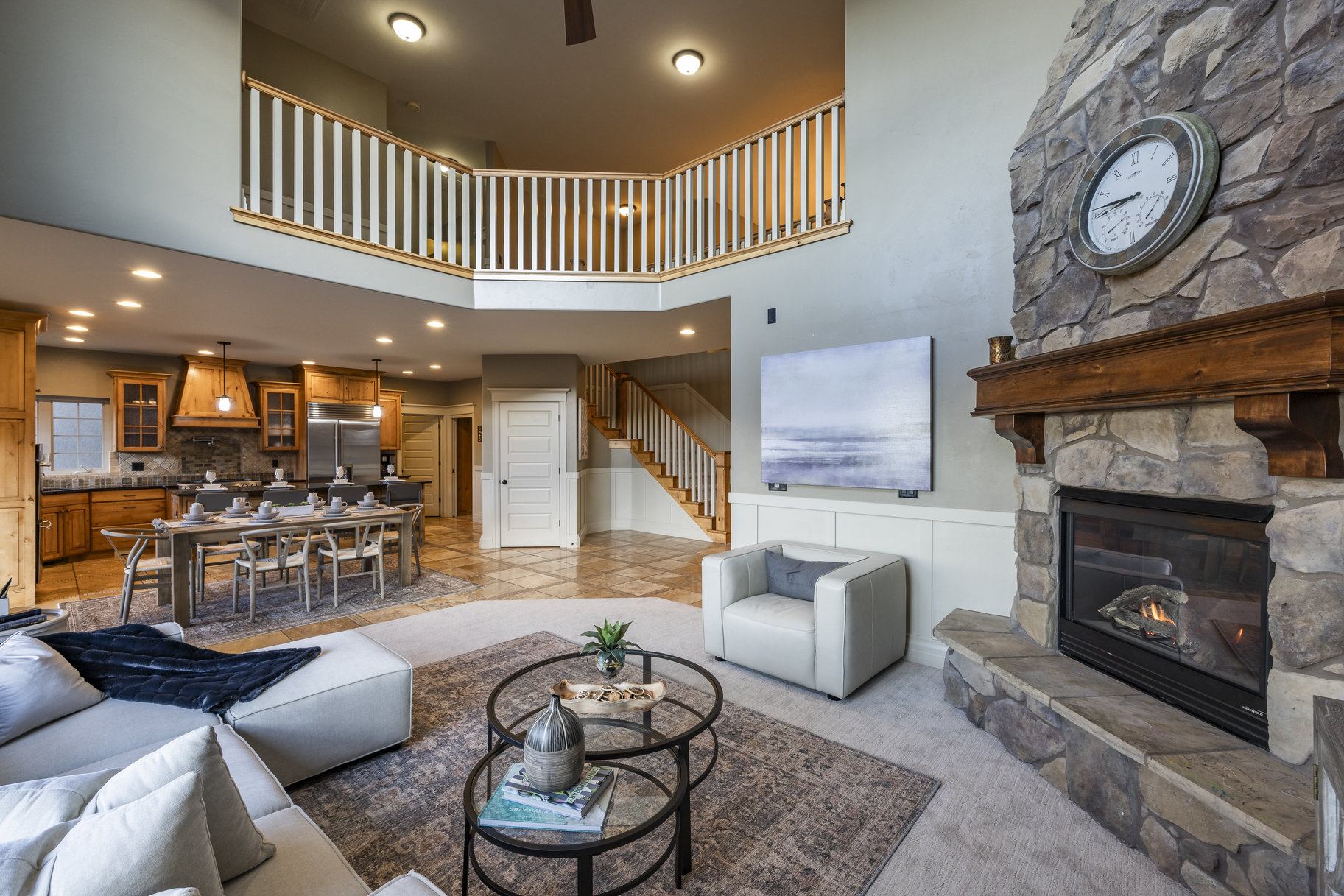  Mountain Views, Trail Access & Luxury East Bench Living - 物件實景