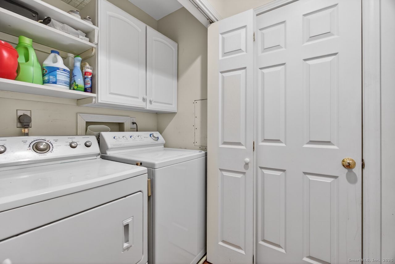 Guilford, Connecticut, 06437, United States, 3 Bedrooms Bedrooms, ,3 BathroomsBathrooms,Residential,For Sale,2003237