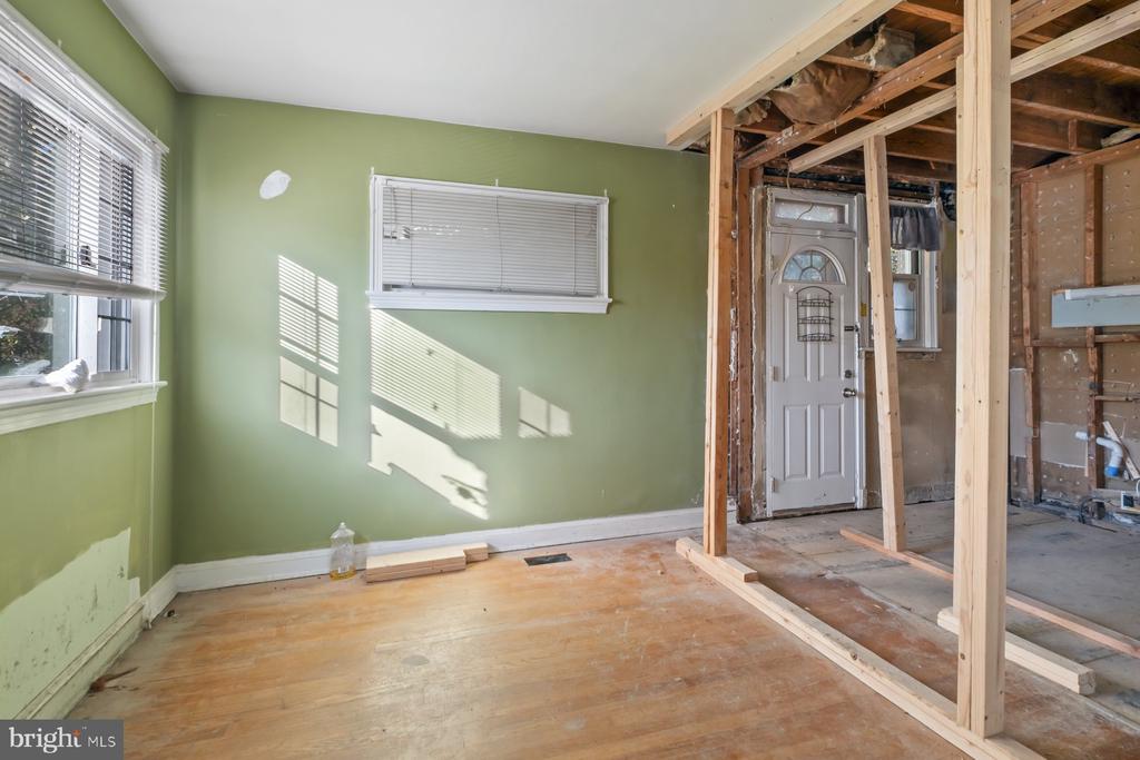 Washington, District of Columbia, 20011, United States, 4 Bedrooms Bedrooms, ,4 BathroomsBathrooms,Residential,For Sale,1973879