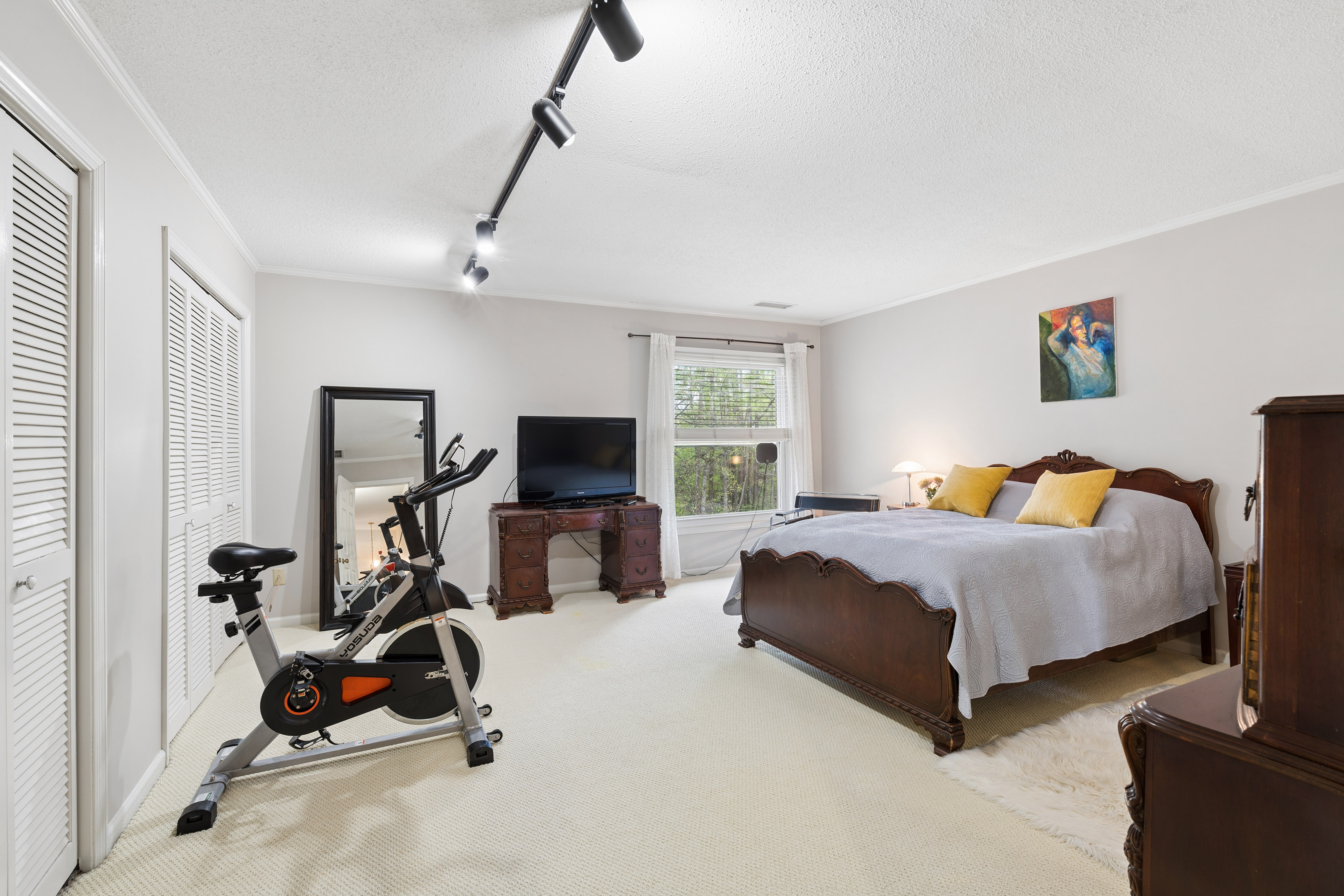  Lovingly Maintained and Thoughtfully Updated Residence - 物件實景