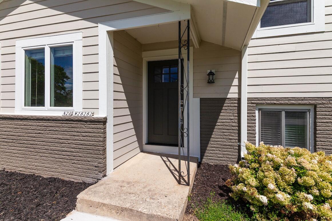 Delafield, Wisconsin, 53072, United States, 3 Bedrooms Bedrooms, ,2 BathroomsBathrooms,Residential,For Sale,1927266