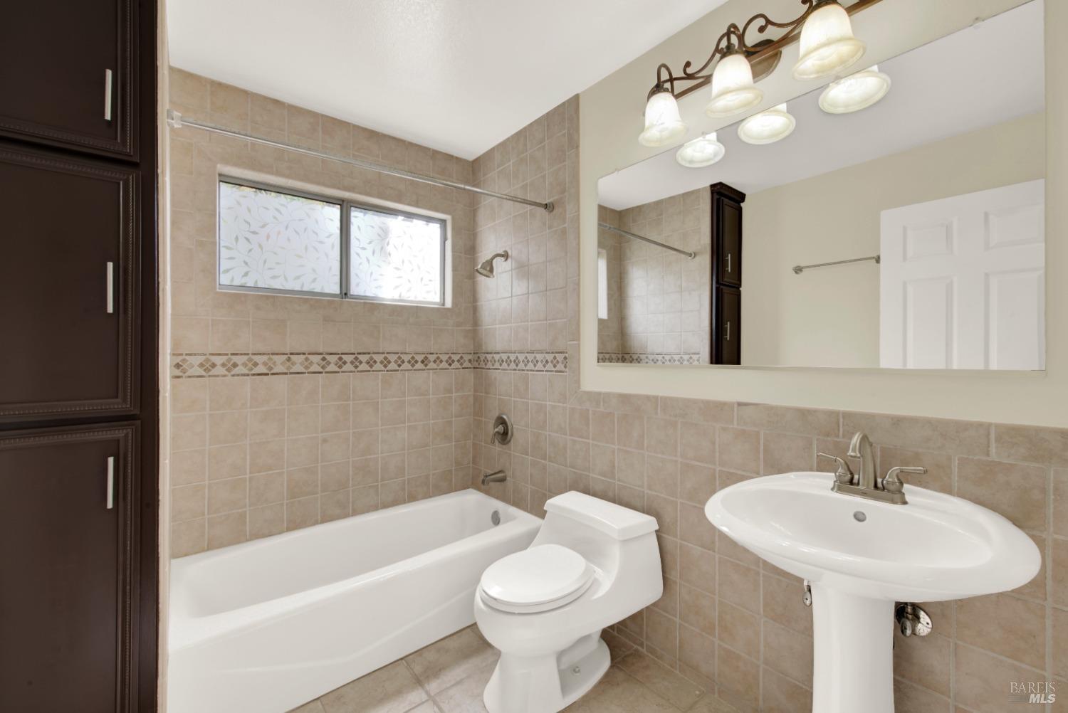 Fairfield, California, 94534, United States, 5 Bedrooms Bedrooms, ,3 BathroomsBathrooms,Residential,For Sale,1839073