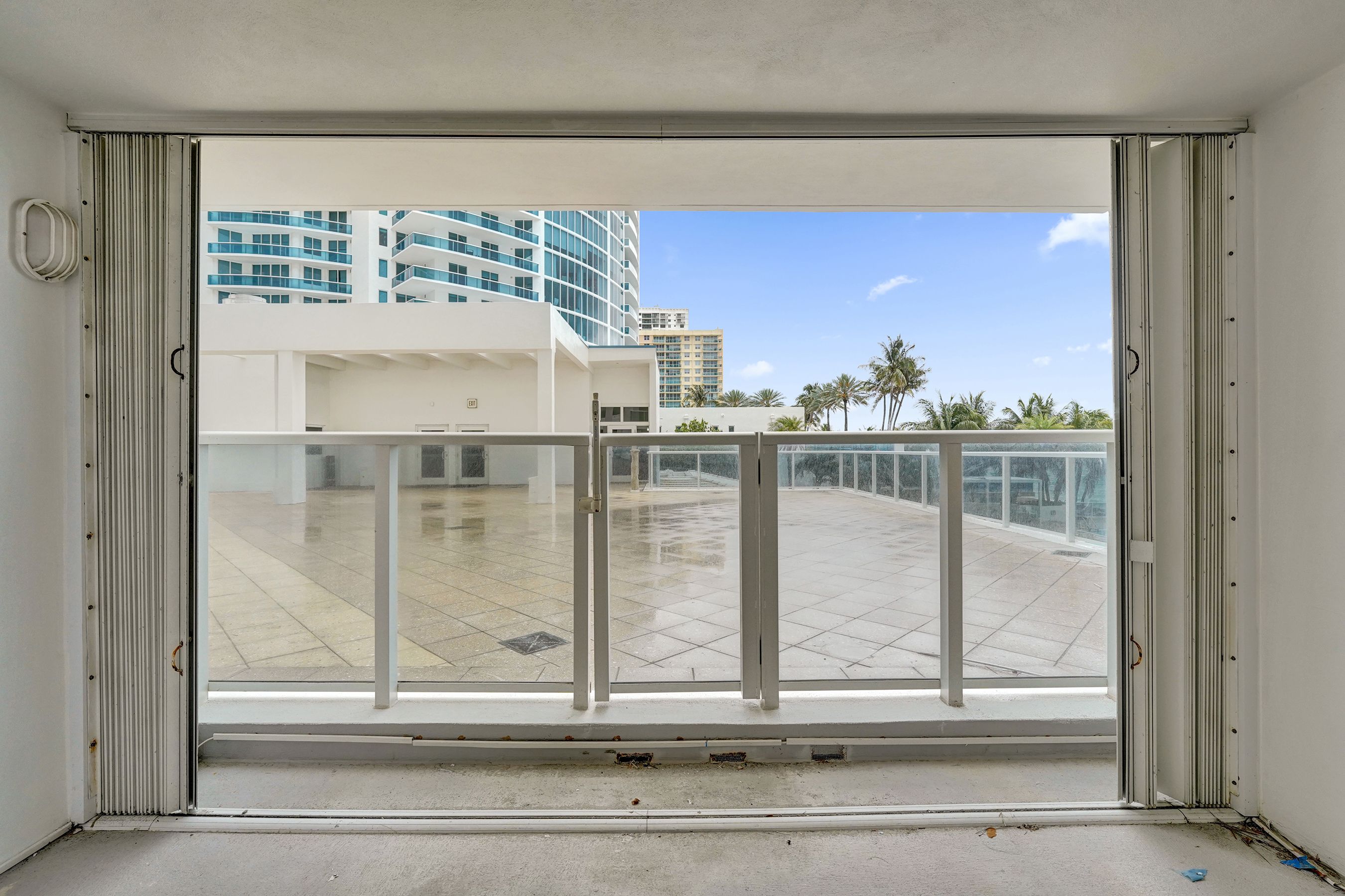  2751 S Ocean Drive, Hollywood, FL, 33019 - 物件實景