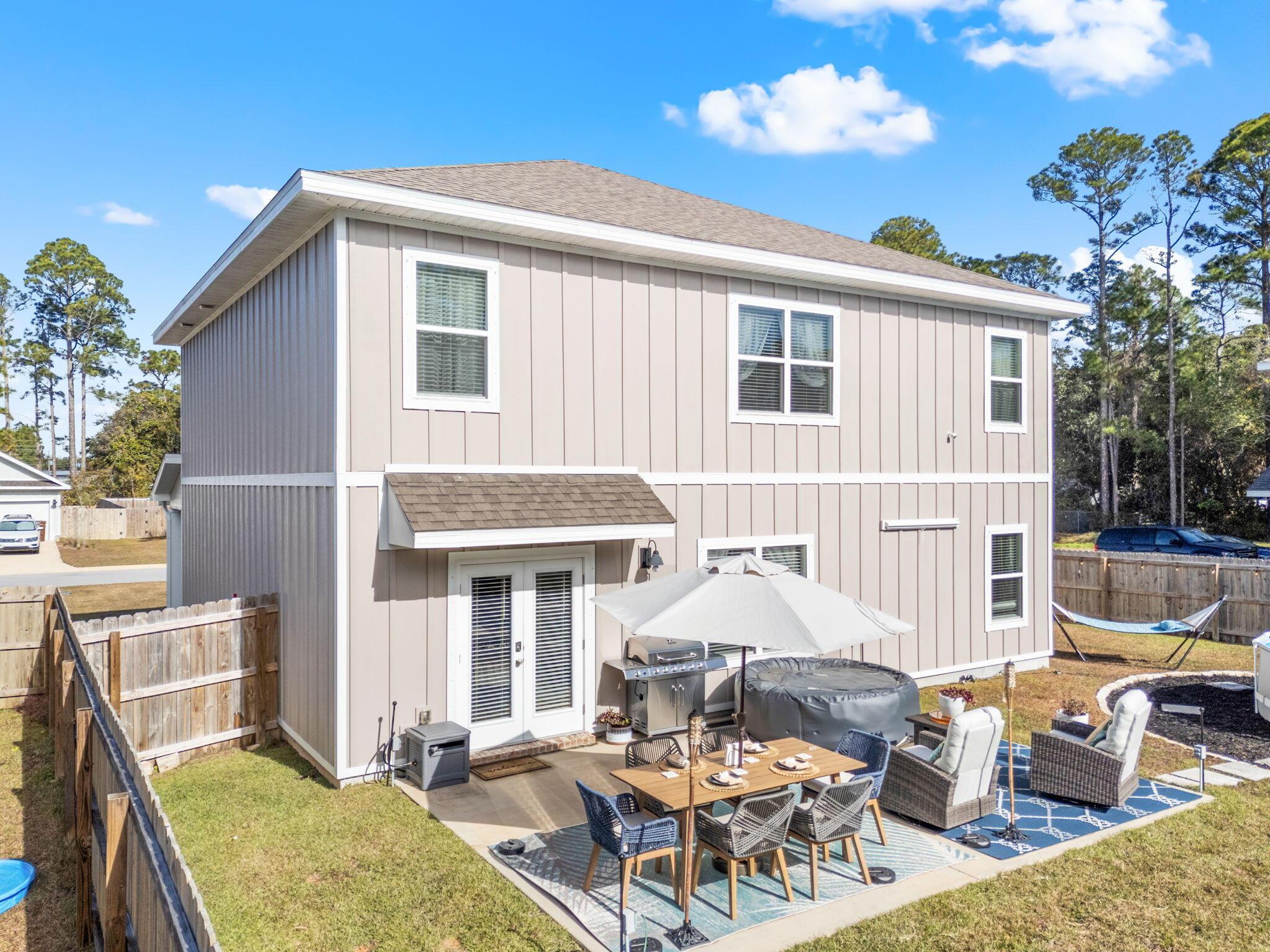 Gulf Breeze, Florida, 32563, United States, 5 Bedrooms Bedrooms, ,3 BathroomsBathrooms,Residential,For Sale,1934954