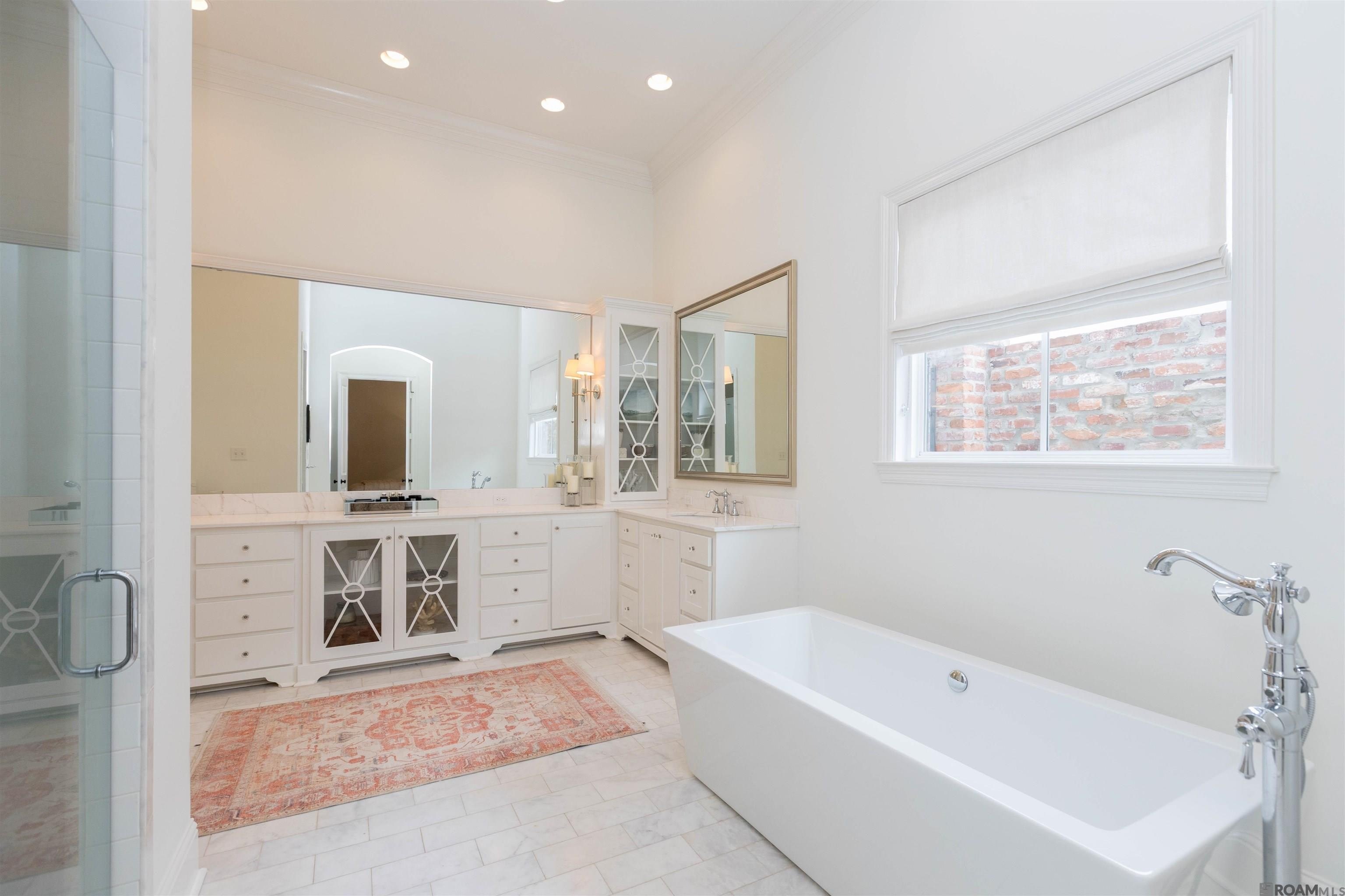 Saint George, Louisiana, 70810, United States, 4 Bedrooms Bedrooms, ,5 BathroomsBathrooms,Residential,For Sale,1894332