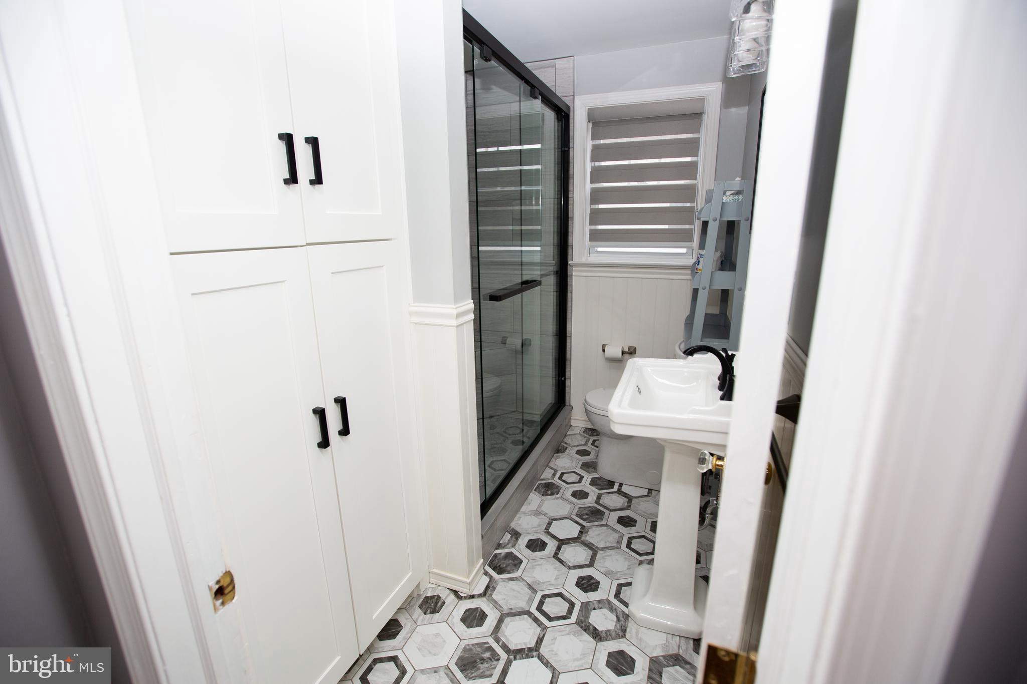 GLENSIDE, Pennsylvania, 19038, United States, 3 Bedrooms Bedrooms, ,3 BathroomsBathrooms,Residential,For Sale,2006101