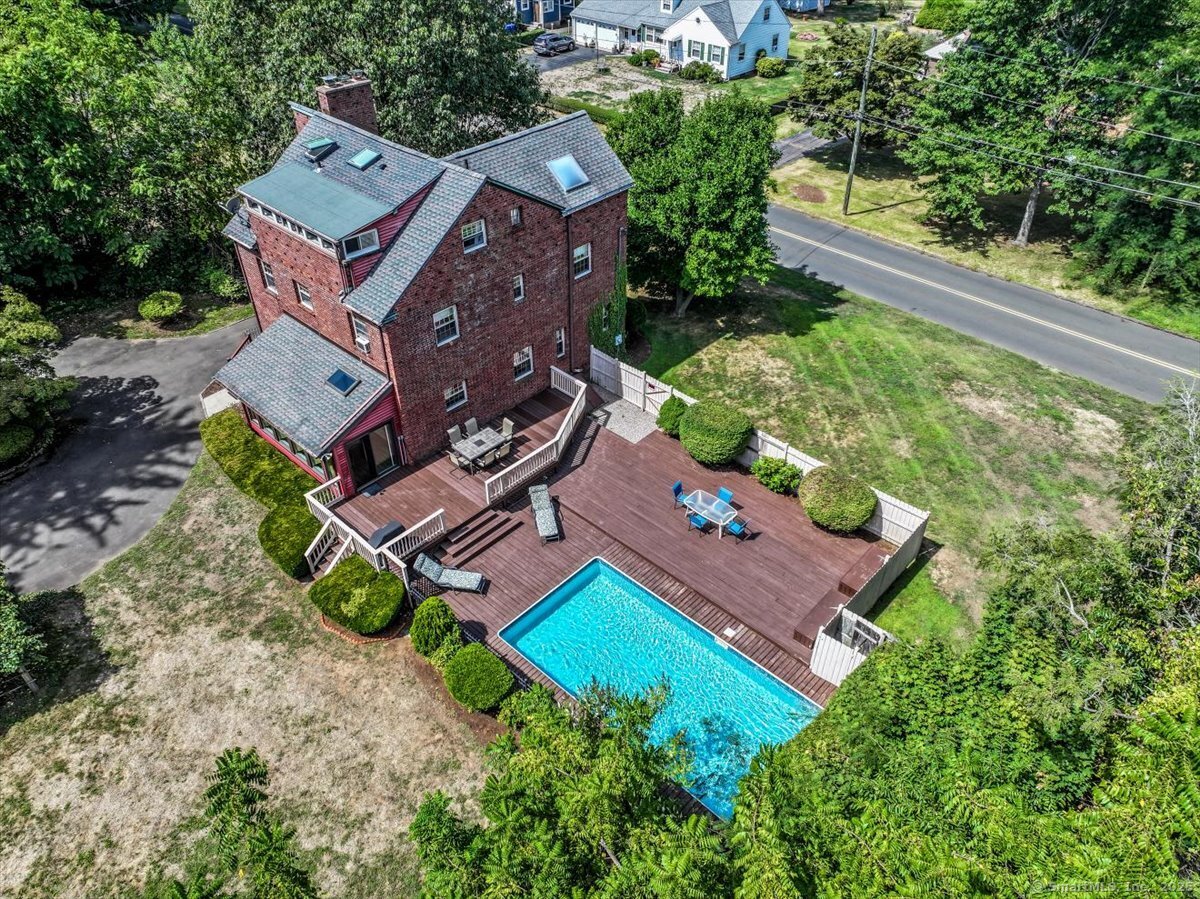 North Haven, Connecticut, 06473, United States, 4 Bedrooms Bedrooms, ,3 BathroomsBathrooms,Residential,For Sale,1940300