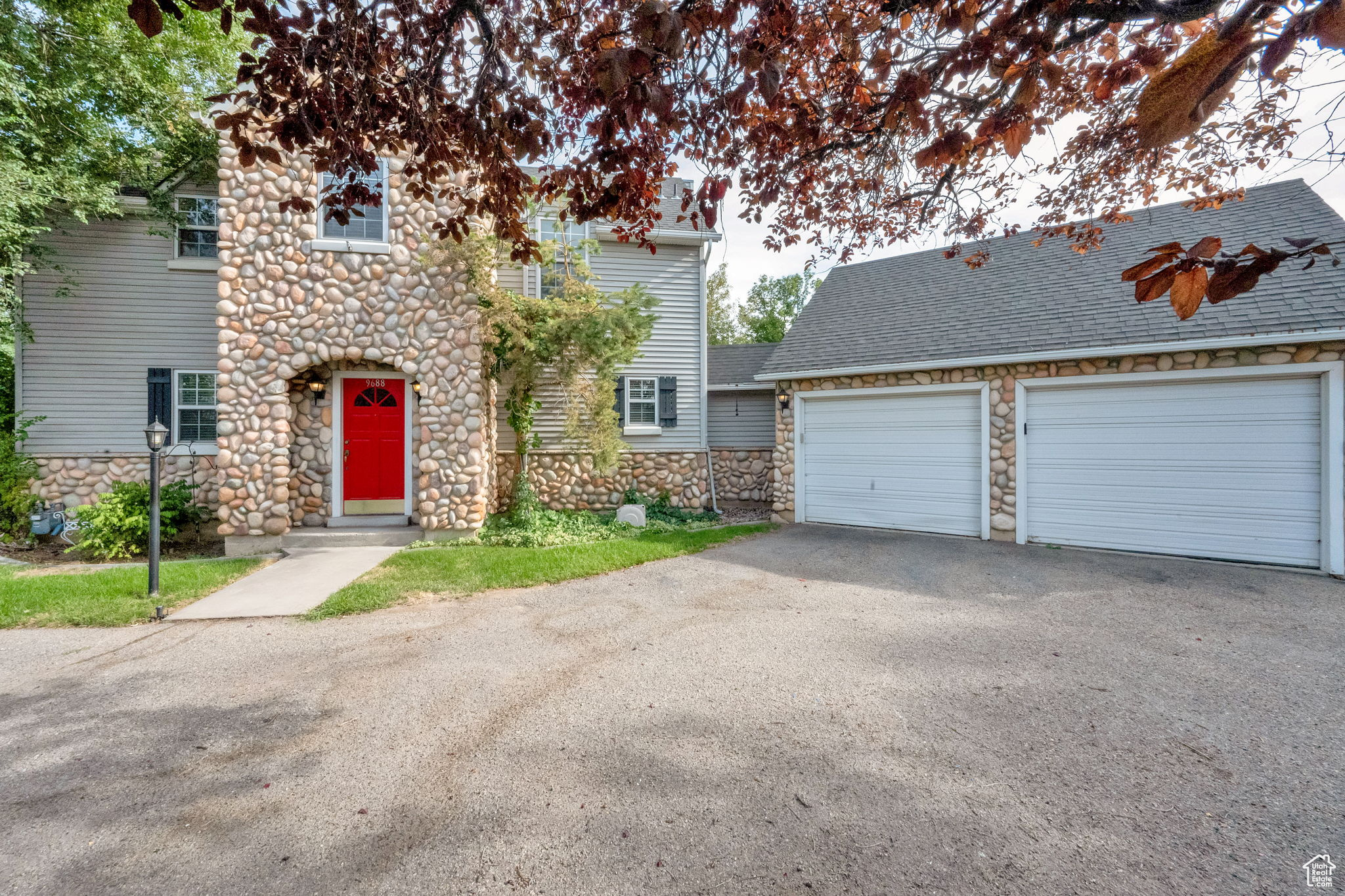 Sandy, Utah, 84092, United States, 4 Bedrooms Bedrooms, ,3 BathroomsBathrooms,Residential,For Sale,1926988