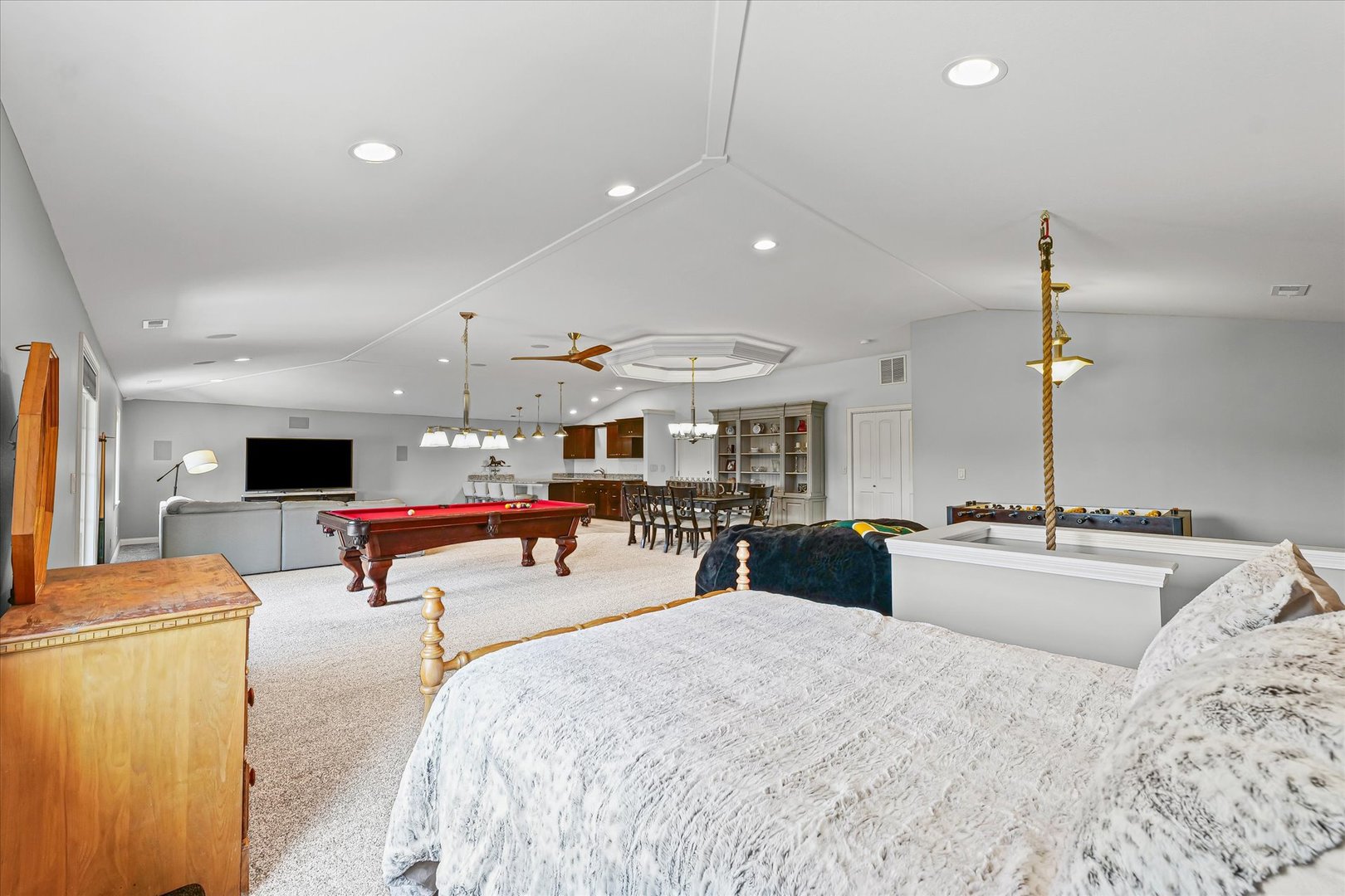 Sidney, Illinois, 61877, United States, 3 Bedrooms Bedrooms, ,2 BathroomsBathrooms,Residential,For Sale,1913394