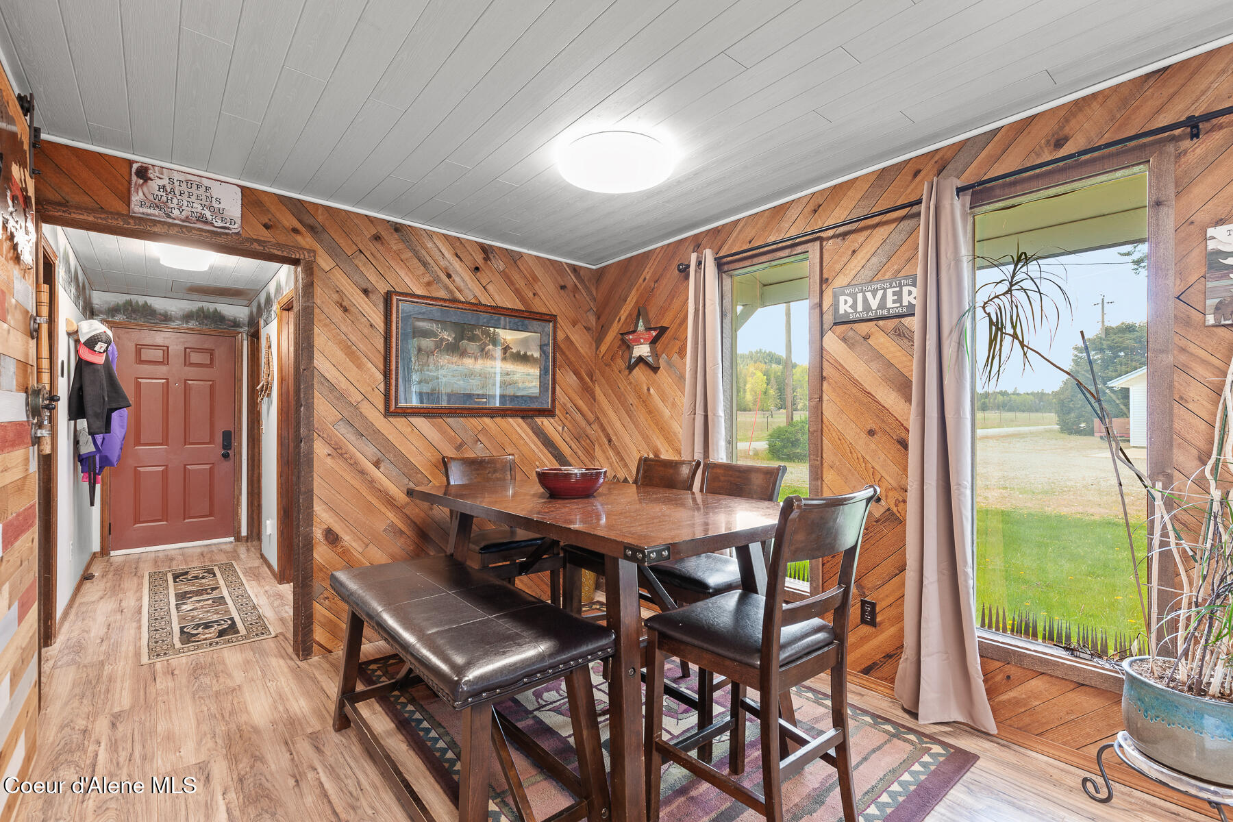 Priest River, Idaho, 83856, United States, 2 Bedrooms Bedrooms, ,2 BathroomsBathrooms,Residential,For Sale,1798320
