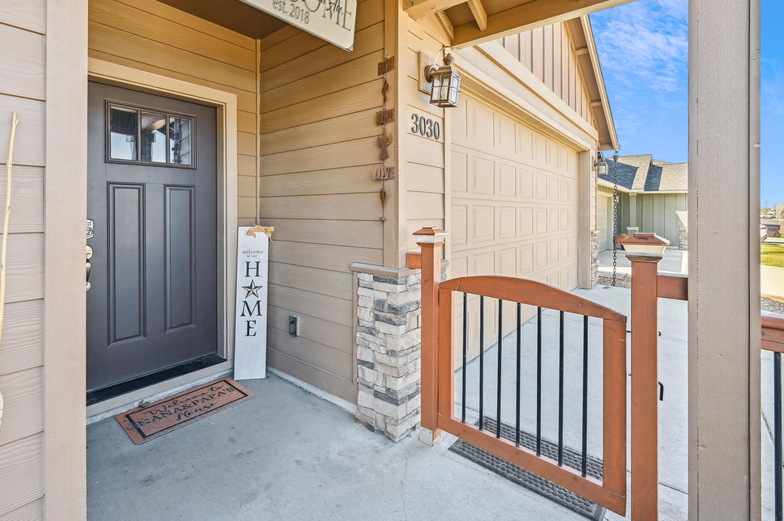 Redmond, Oregon, 97756, United States, 4 Bedrooms Bedrooms, ,3 BathroomsBathrooms,Residential,For Sale,1770354