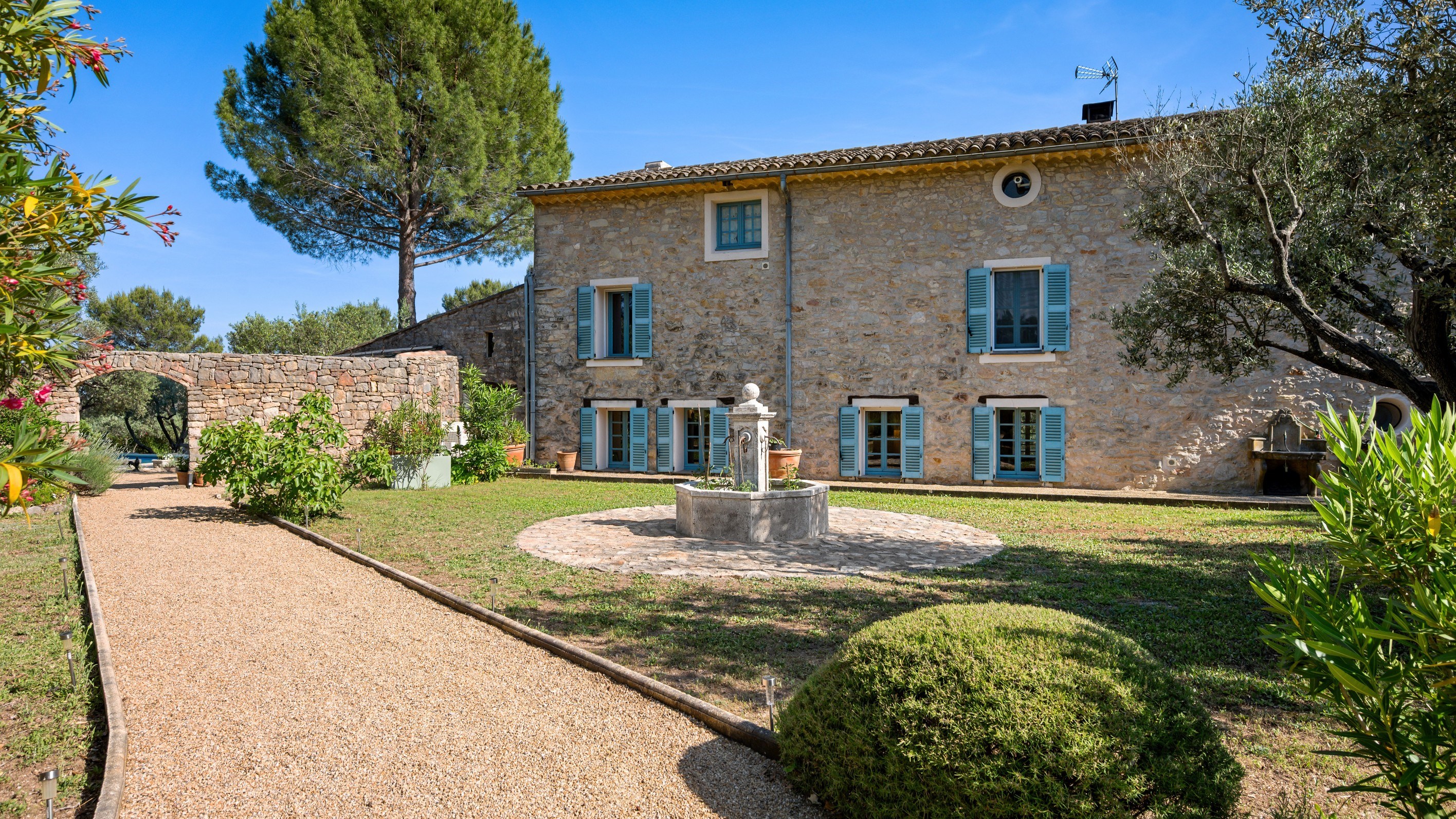  Elegant Provencal Bastide in a Rare Preserved Setting - 物件實景