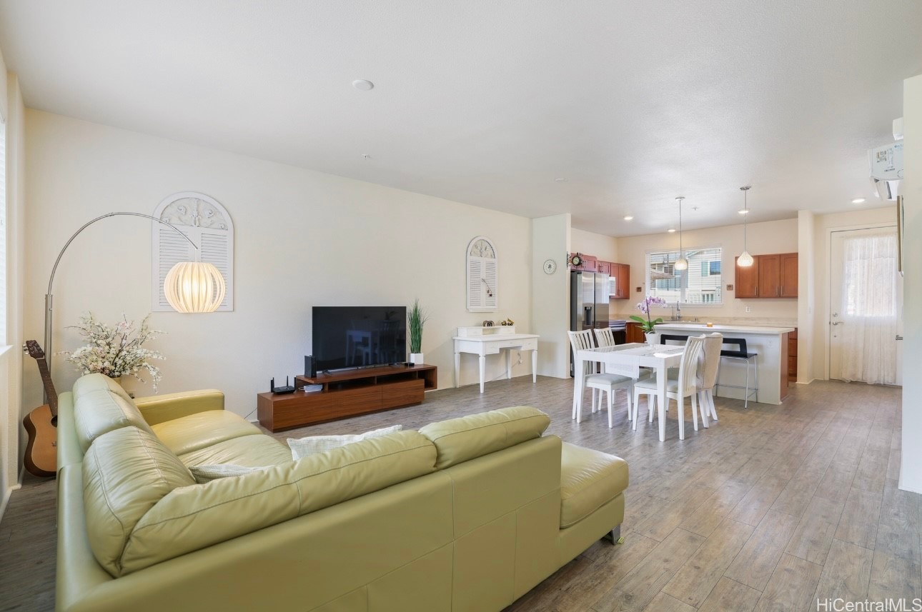 Kapolei, Hawaii, 96707, United States, 2 Bedrooms Bedrooms, ,3 BathroomsBathrooms,Residential,For Sale,1947306