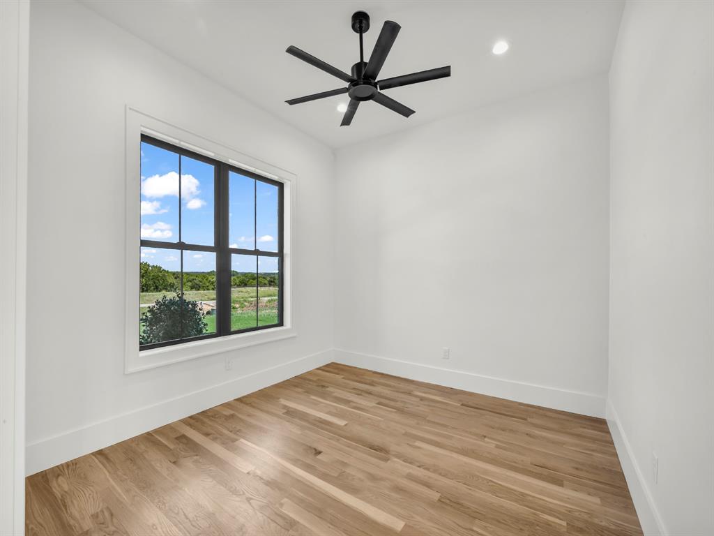 Weatherford, Texas, 76087, United States, 4 Bedrooms Bedrooms, ,4 BathroomsBathrooms,Residential,For Sale,1981455