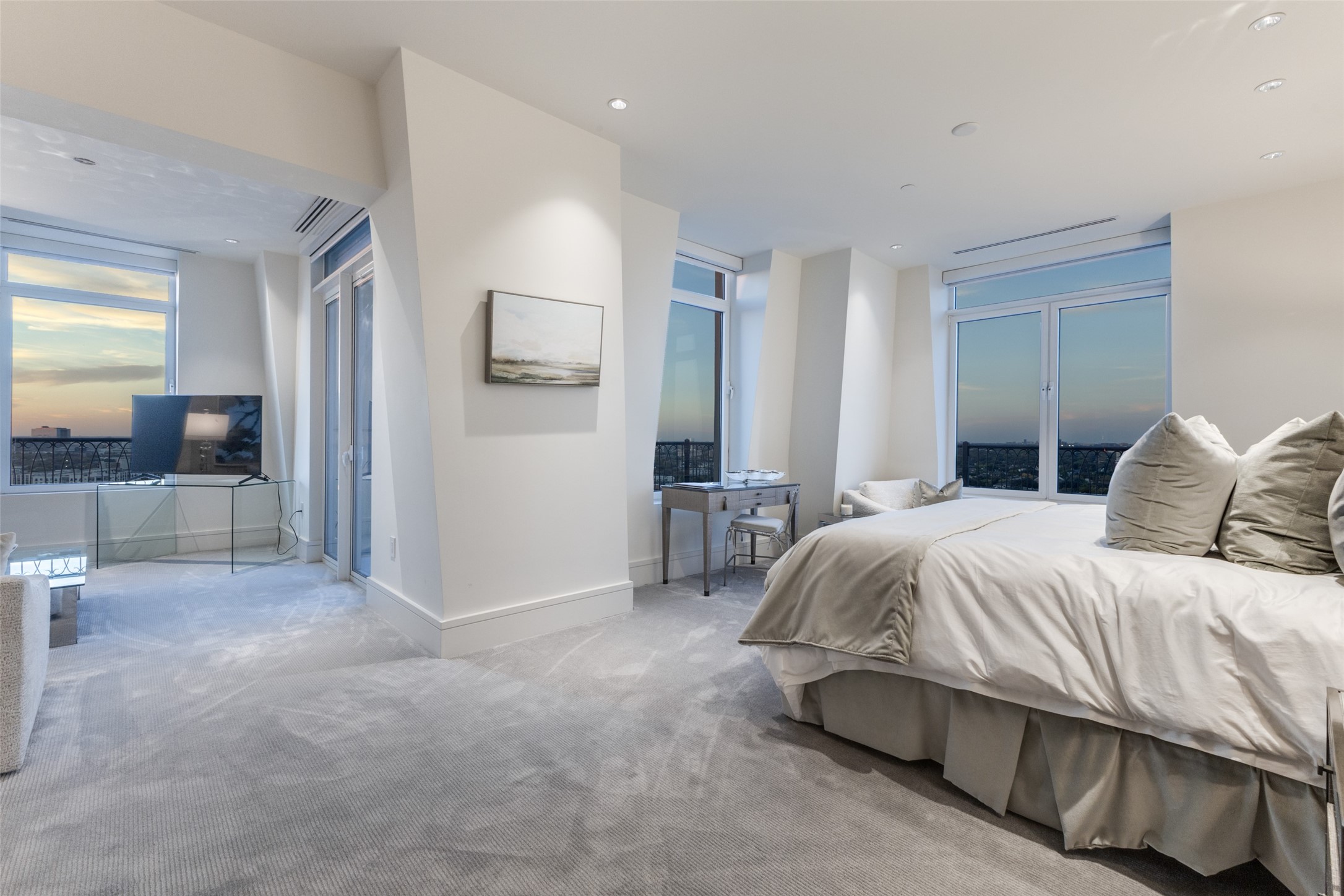 Dallas, Texas, 75219, United States, 3 Bedrooms Bedrooms, ,4 BathroomsBathrooms,Residential,For Sale,1993502