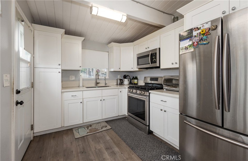 Azusa, California, 91702, United States, 4 Bedrooms Bedrooms, ,2 BathroomsBathrooms,Residential,For Sale,1879036