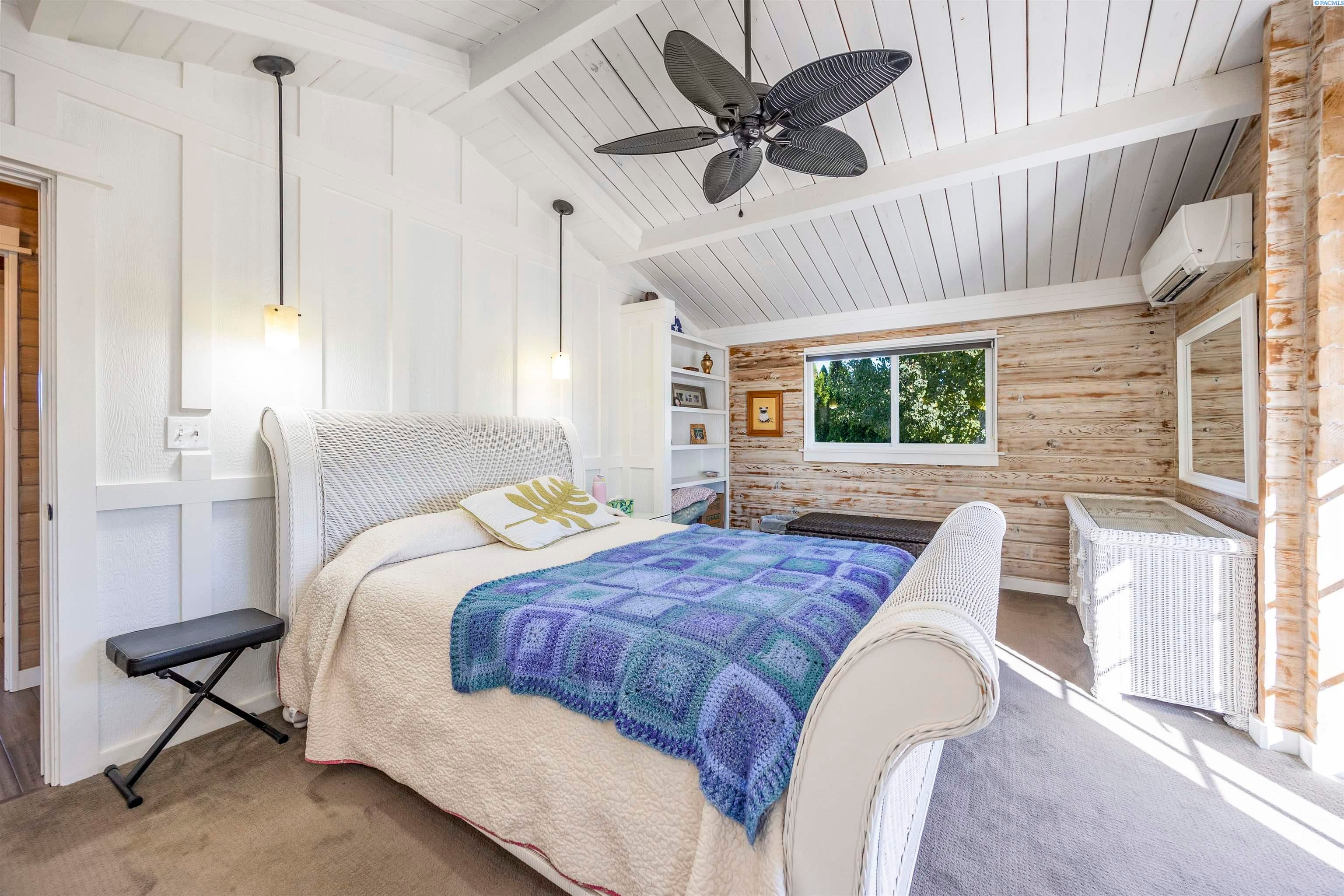 Benton City, Washington, 99320, United States, 3 Bedrooms Bedrooms, ,2 BathroomsBathrooms,Residential,For Sale,1992566