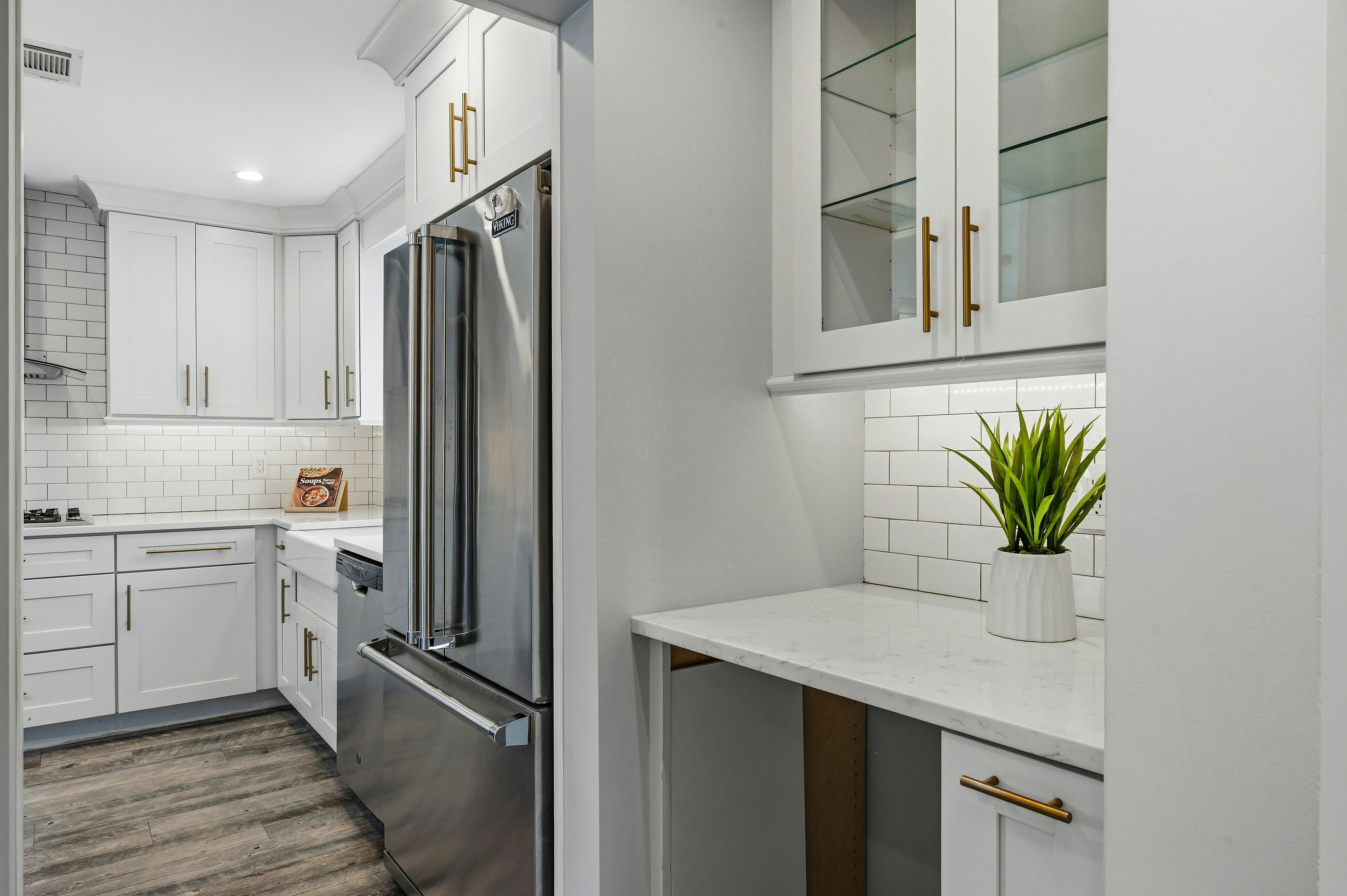  45 Locust Place, Manhasset, NY 11030 - 物件實景