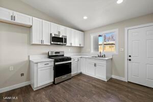 Lancaster, California, 93534, United States, 4 Bedrooms Bedrooms, ,2 BathroomsBathrooms,Residential,For Sale,1941611