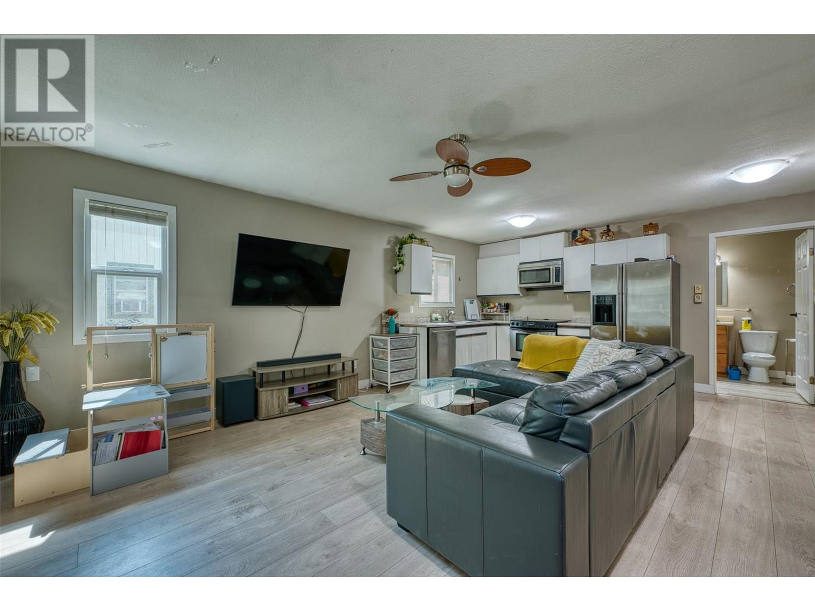 KELOWNA, British Columbia, V1Y 6S9, CA, 5 Bedrooms Bedrooms, ,3 BathroomsBathrooms,Residential,For Sale,1876948