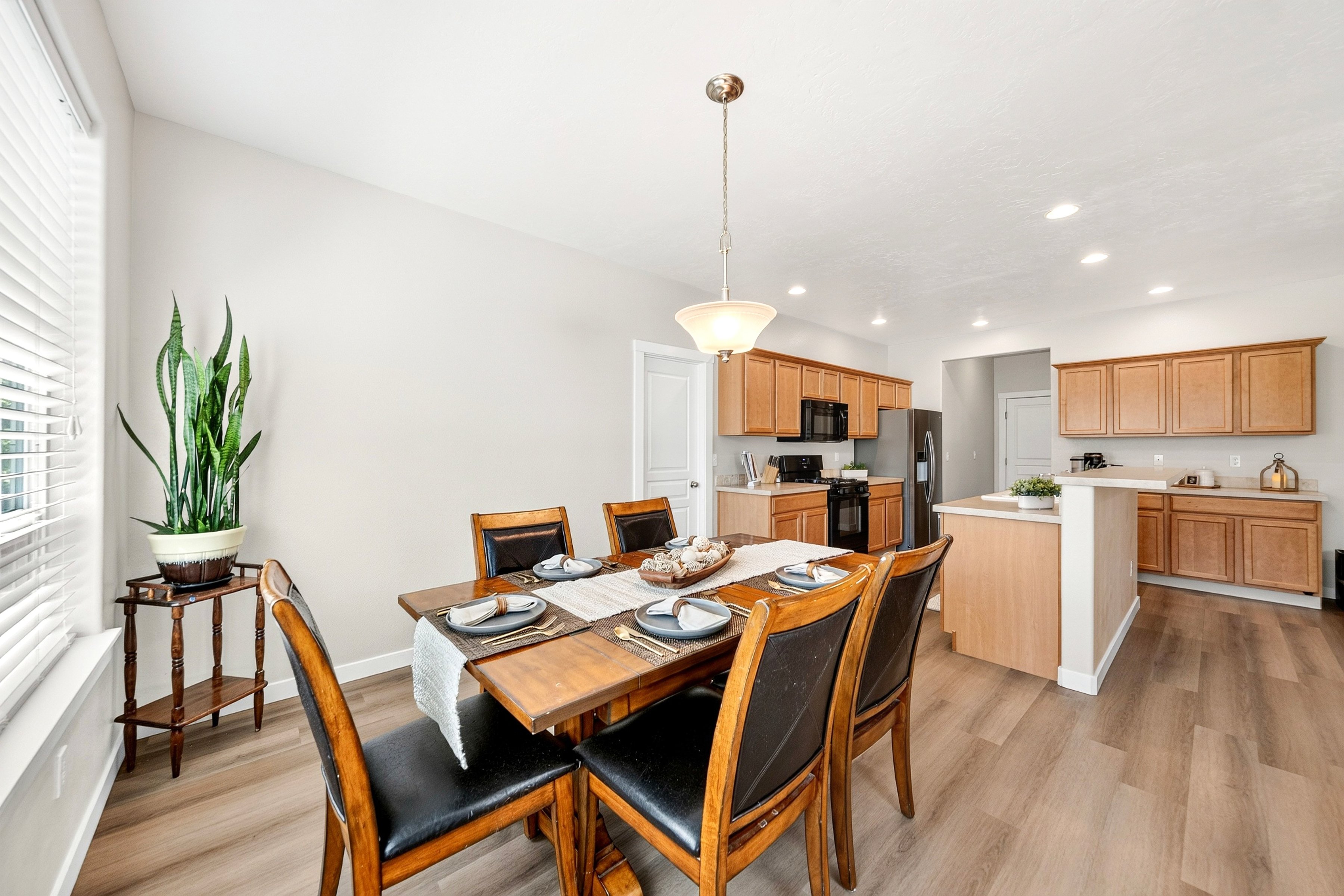  Private, Spacious and Exceptionally Located - 物件實景