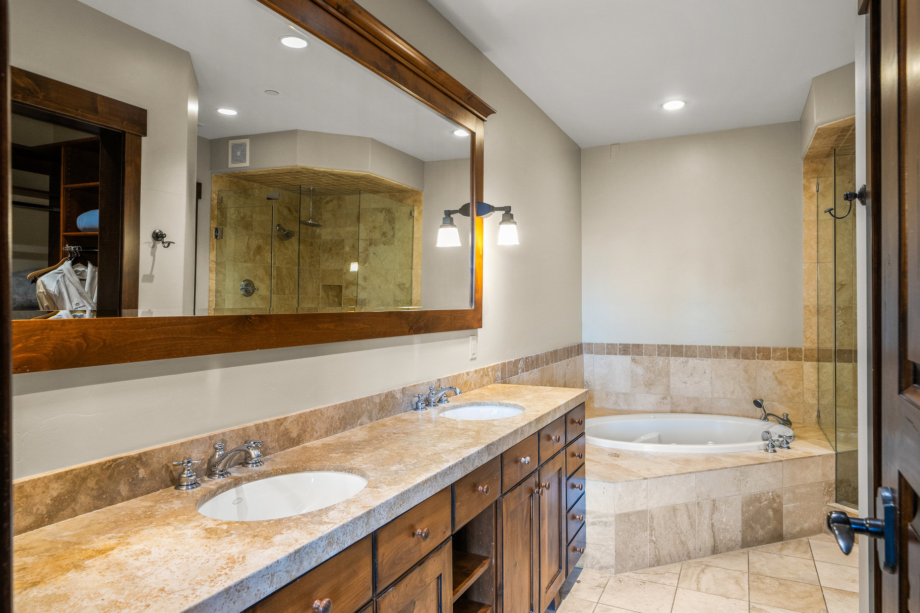 Top-Floor End Unit in Park City – Steps from the Silver Star Chairlift - 物件實景