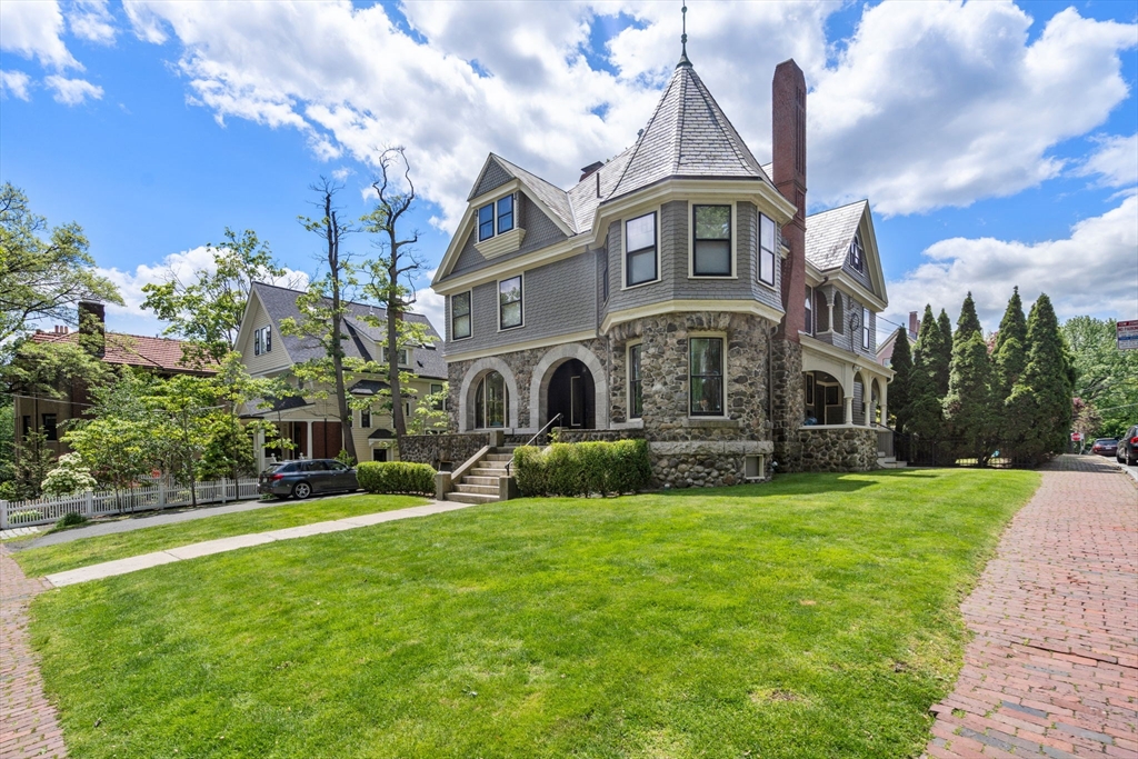 Cambridge, Massachusetts, 02140, United States, 6 Bedrooms Bedrooms, ,6 BathroomsBathrooms,Residential,For Sale,1840566