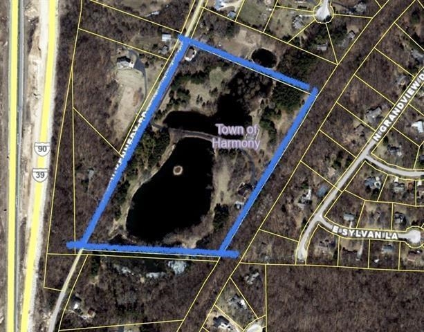 Milton, Wisconsin, 53563-0000, United States, 4 Bedrooms Bedrooms, ,5 BathroomsBathrooms,Residential,For Sale,1798296