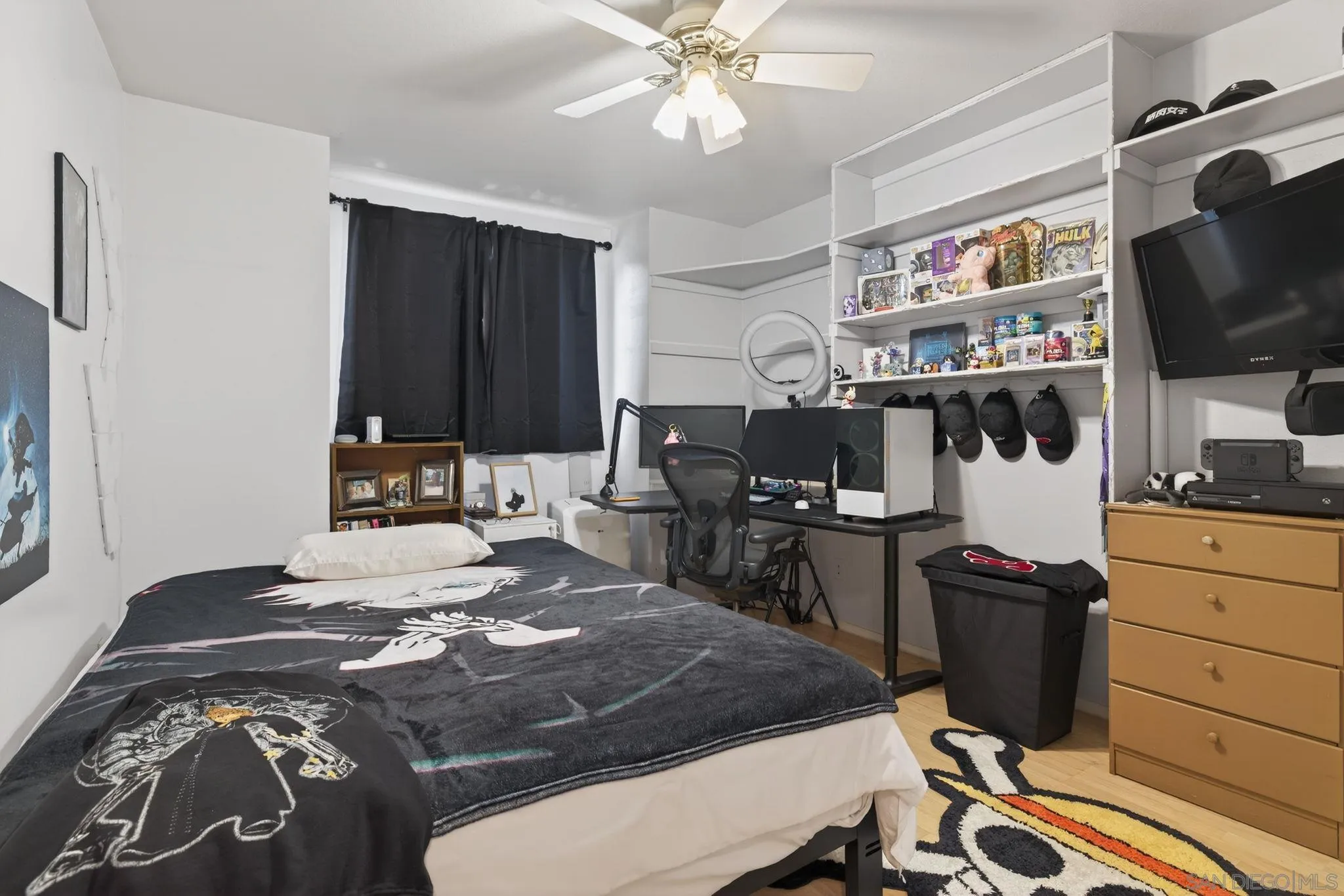 Camarillo, California, 93010, United States, 5 Bedrooms Bedrooms, ,4 BathroomsBathrooms,Residential,For Sale,2001849