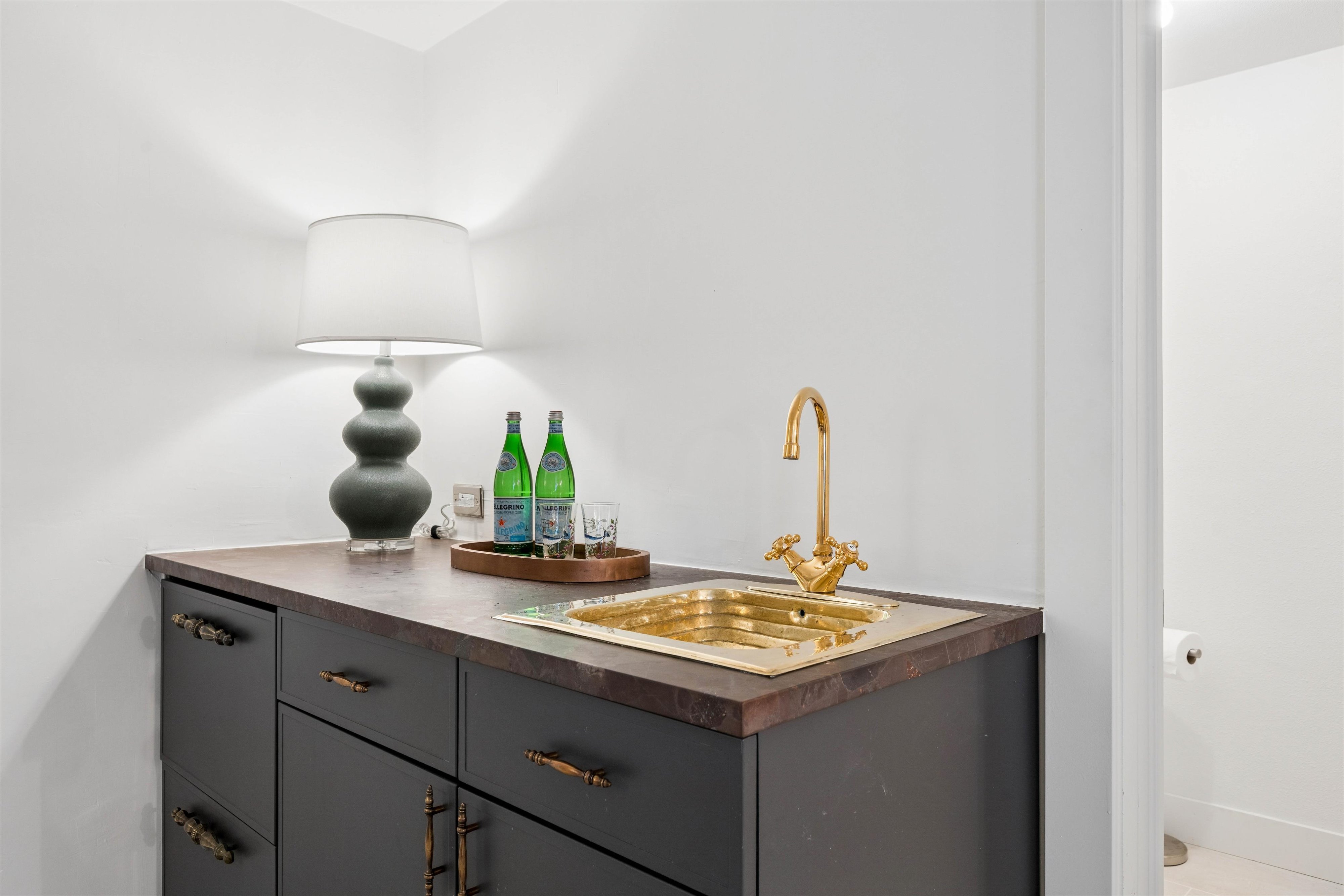  Timeless Style And Function Captured In This 2023 Full Renovation - 物件實景