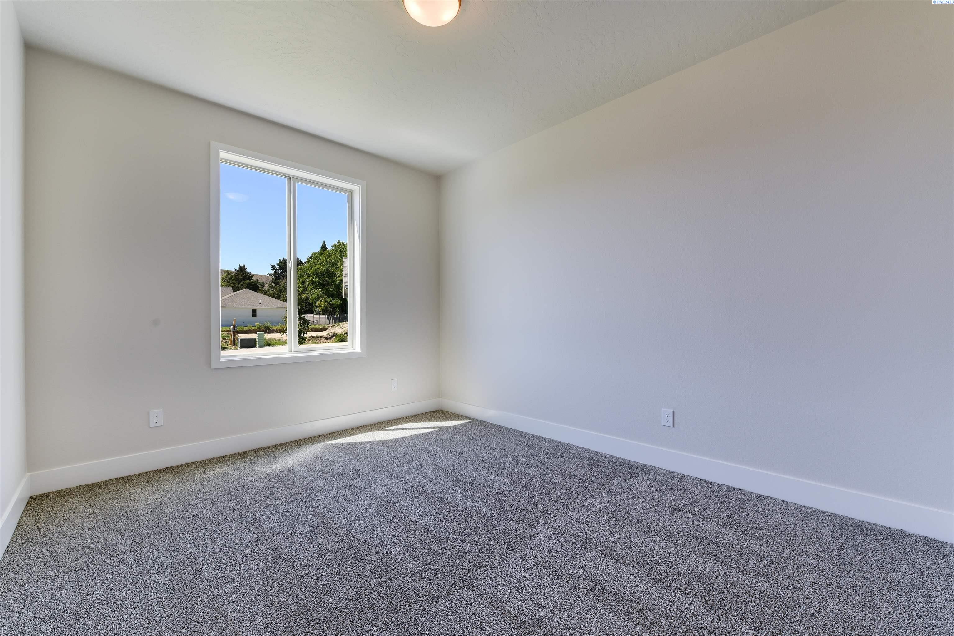 Richland, Washington, 99352, United States, 3 Bedrooms Bedrooms, ,2 BathroomsBathrooms,Residential,For Sale,1991133