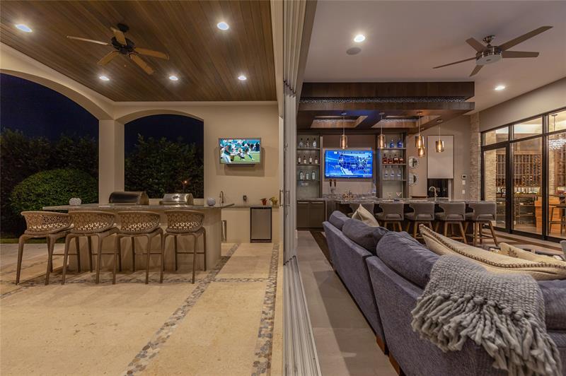 Lighthouse Point, Florida, 33064, United States, 7 Bedrooms Bedrooms, ,9 BathroomsBathrooms,Residential,For Sale,1949453