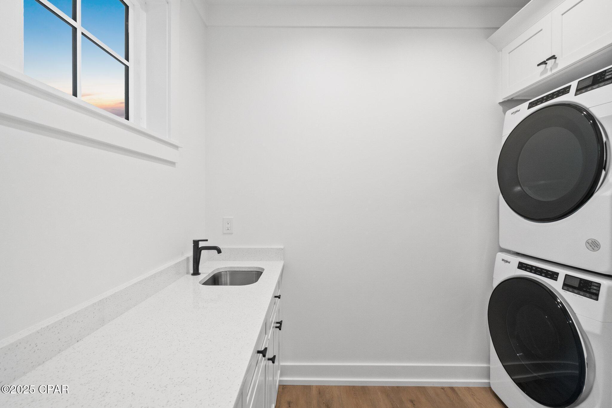 Mexico Beach, Florida, 32456, United States, 5 Bedrooms Bedrooms, ,5 BathroomsBathrooms,Residential,For Sale,1981847