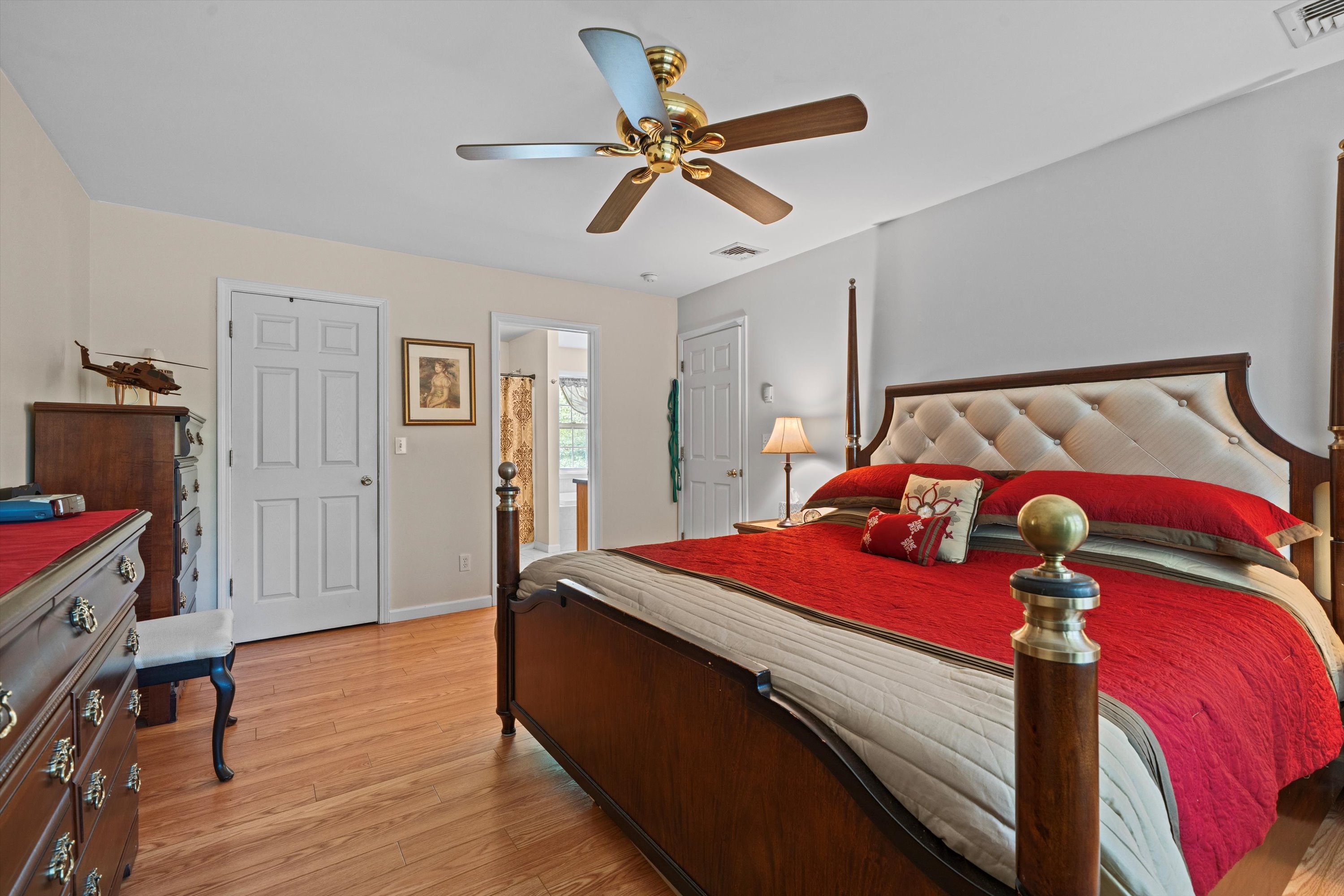 Middletown, New York, 10941, United States, 4 Bedrooms Bedrooms, ,3 BathroomsBathrooms,Residential,For Sale,1861085